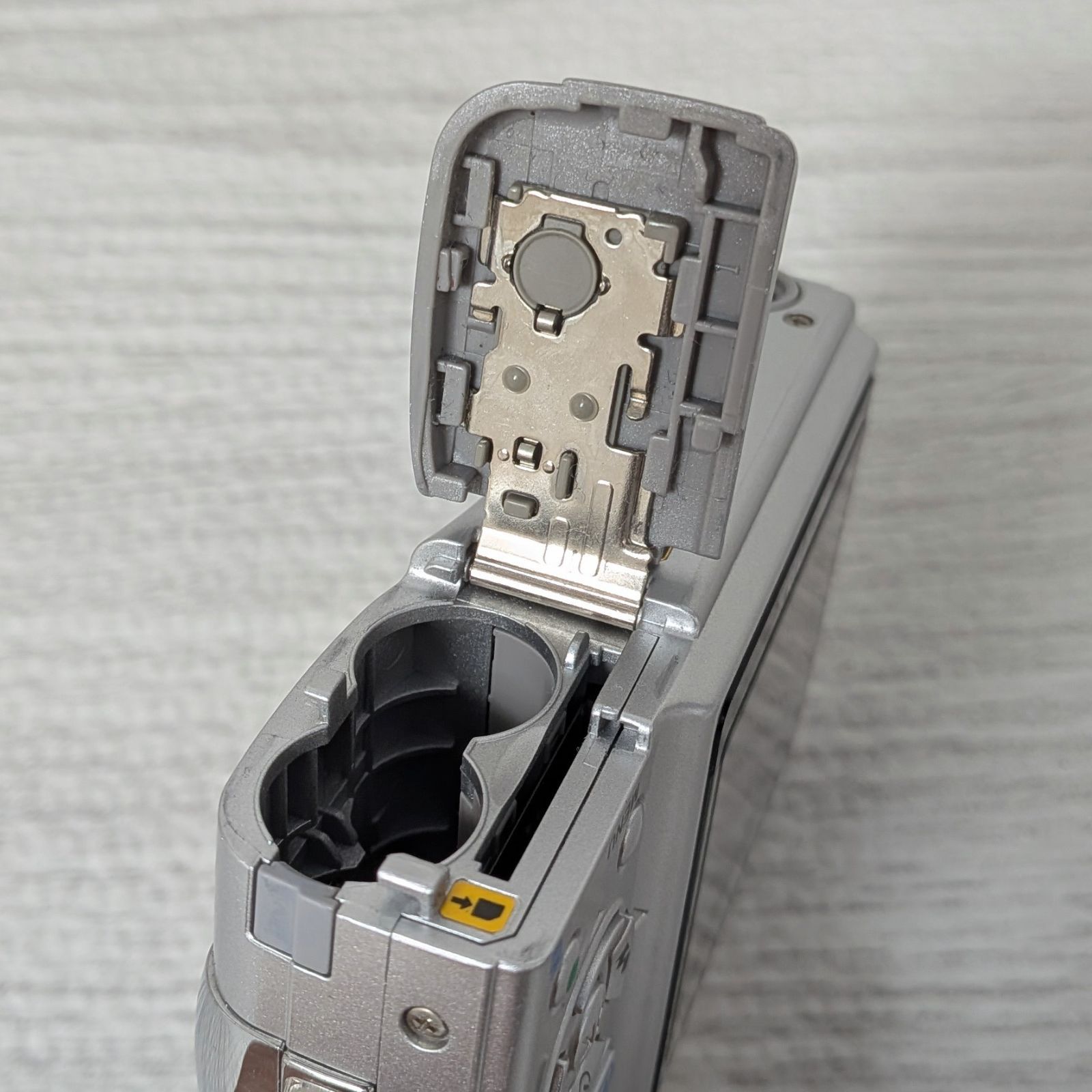 PENTAX ペンタックス Optio M20 シルバー 単3電池駆動 デジカメ