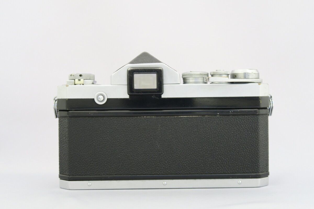 中古】 【難あり品】 ニコン F 中期 アイレベル ボディ シルバー