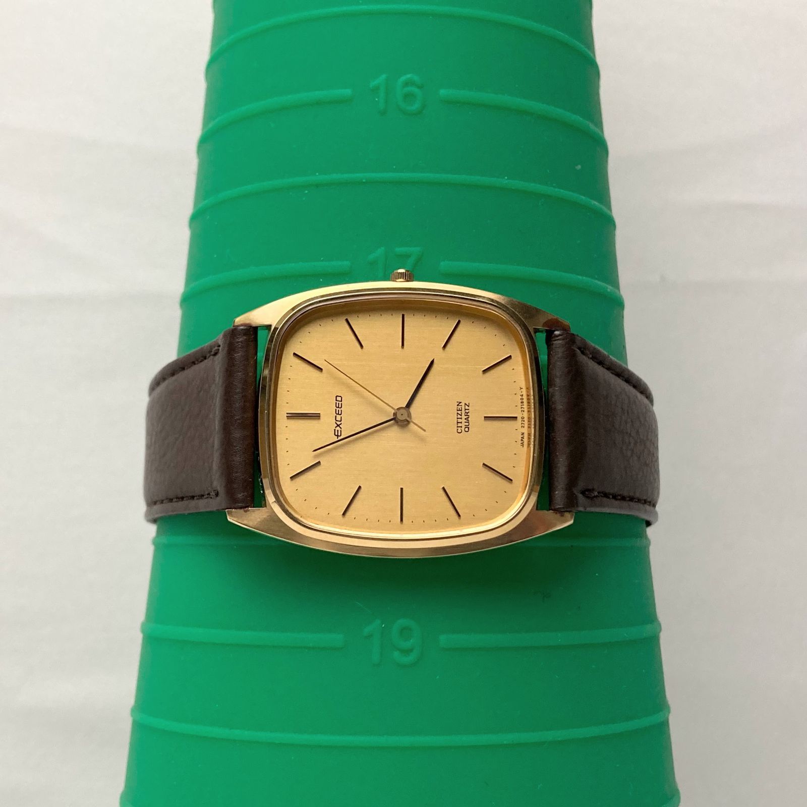 稼働品 CITIZEN EXCEED スクエア メンズ 時計 ゴールド クォーツ