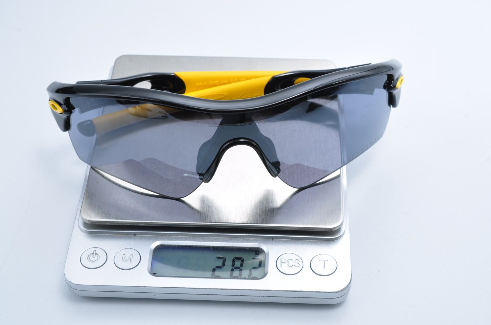 OAKLEY オークリー LIVESTRONG RADAR レーダー リブストロング コラボ 