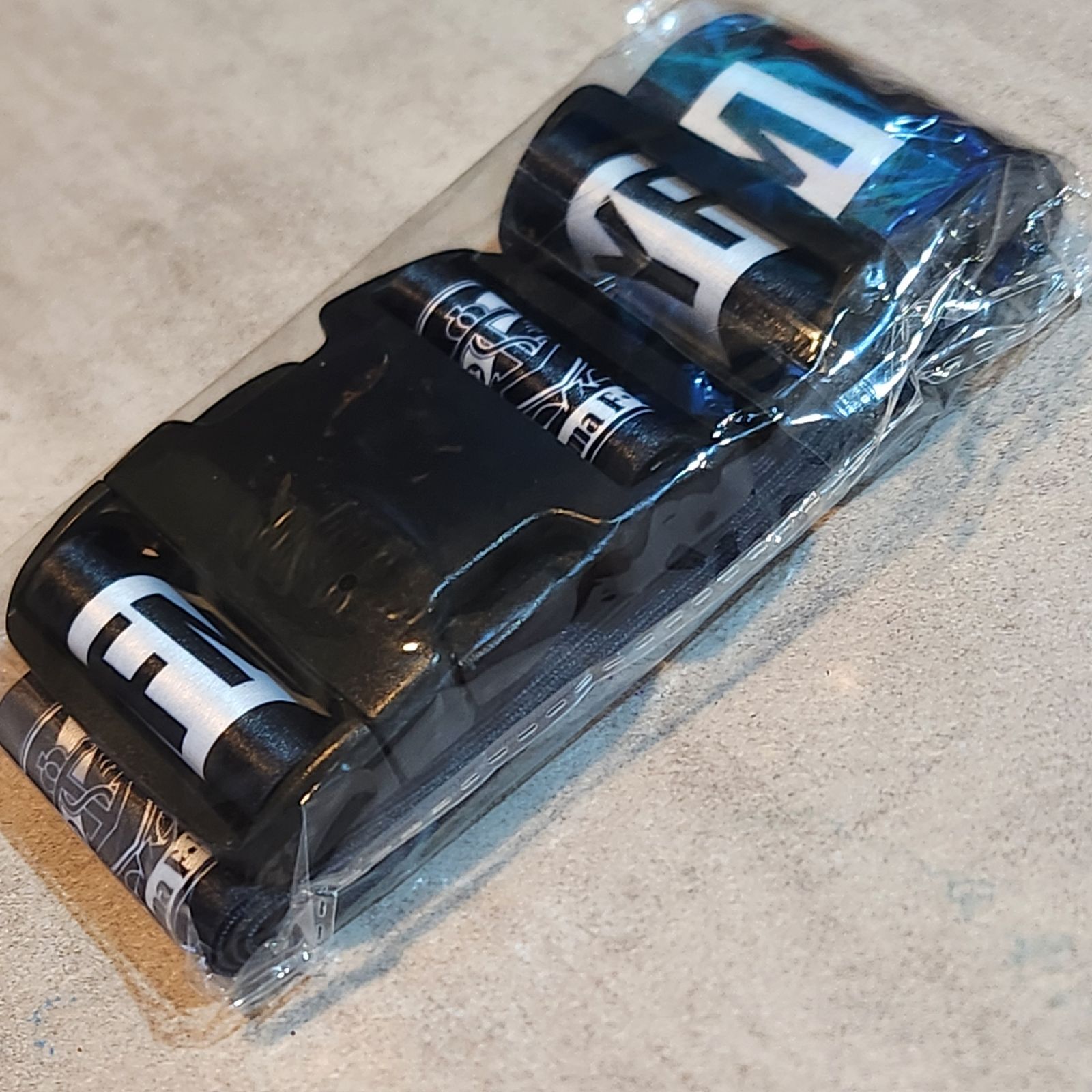 完売品】《未開封》2025 横浜F・マリノス スーツケースベルト 黒 M015