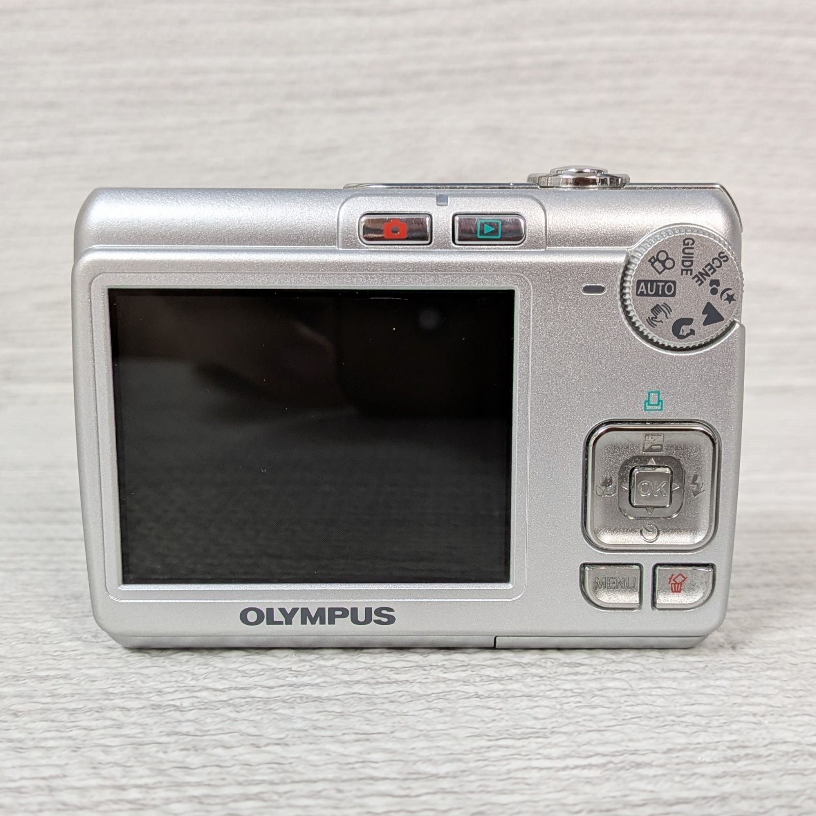 OLYMPUS オリンパス FE-210 シルバー ジャンク品 単3電池駆動 デジカメ