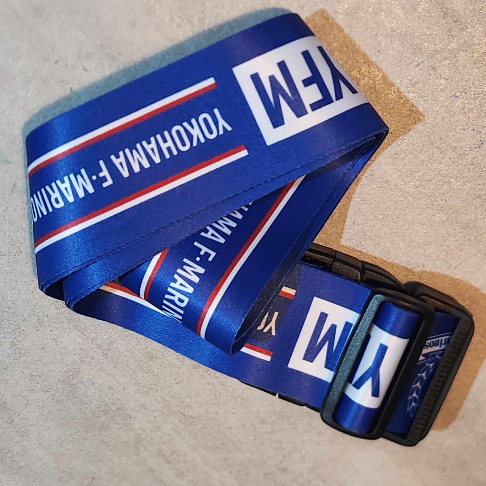 完売品】《未使用》2024 横浜F・マリノス スーツケースベルト 青 M016