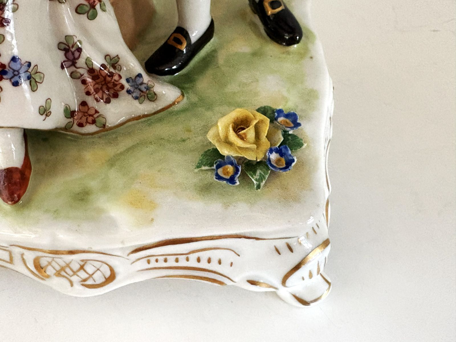 カポディモンテ フィギュリン 陶磁器人形 ヴィンテージ 置物 イタリア