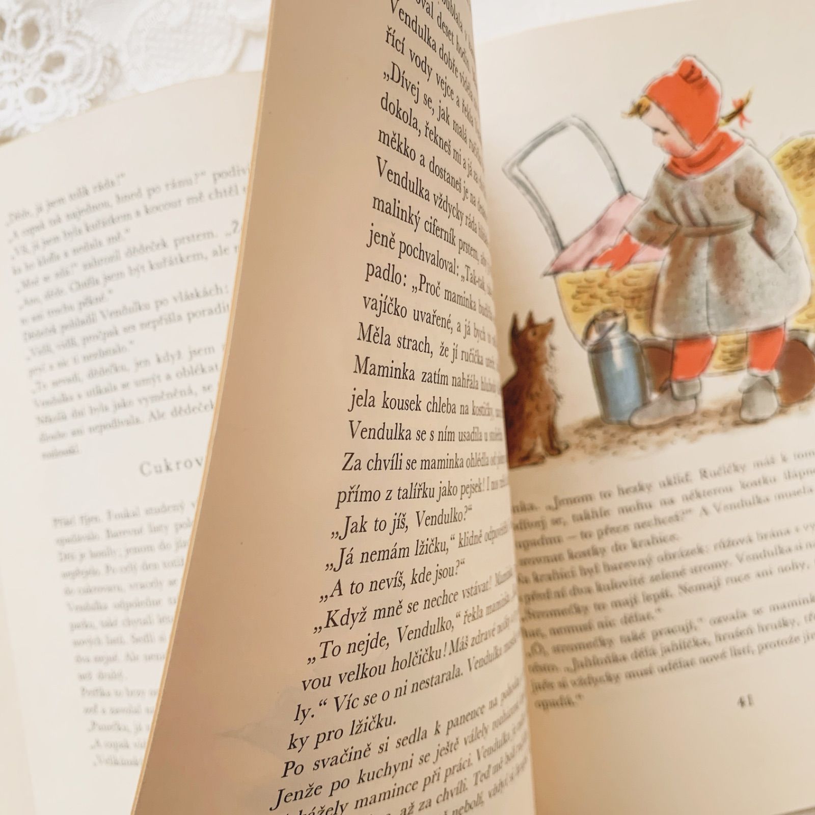 1960年 ビンテージ チェコ児童書 Vendulčinyヴェンドゥルカの木の実