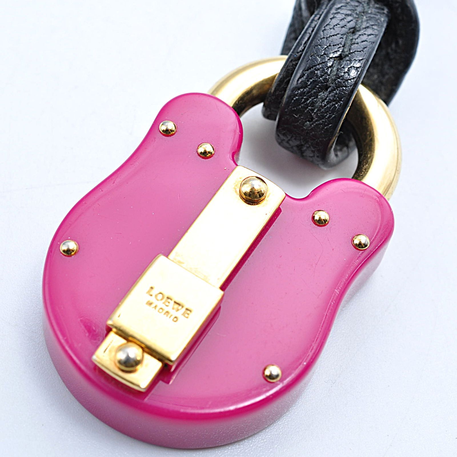 LOEWE ロエベ キーリング キーホルダー 南京錠 パドロック ピンク