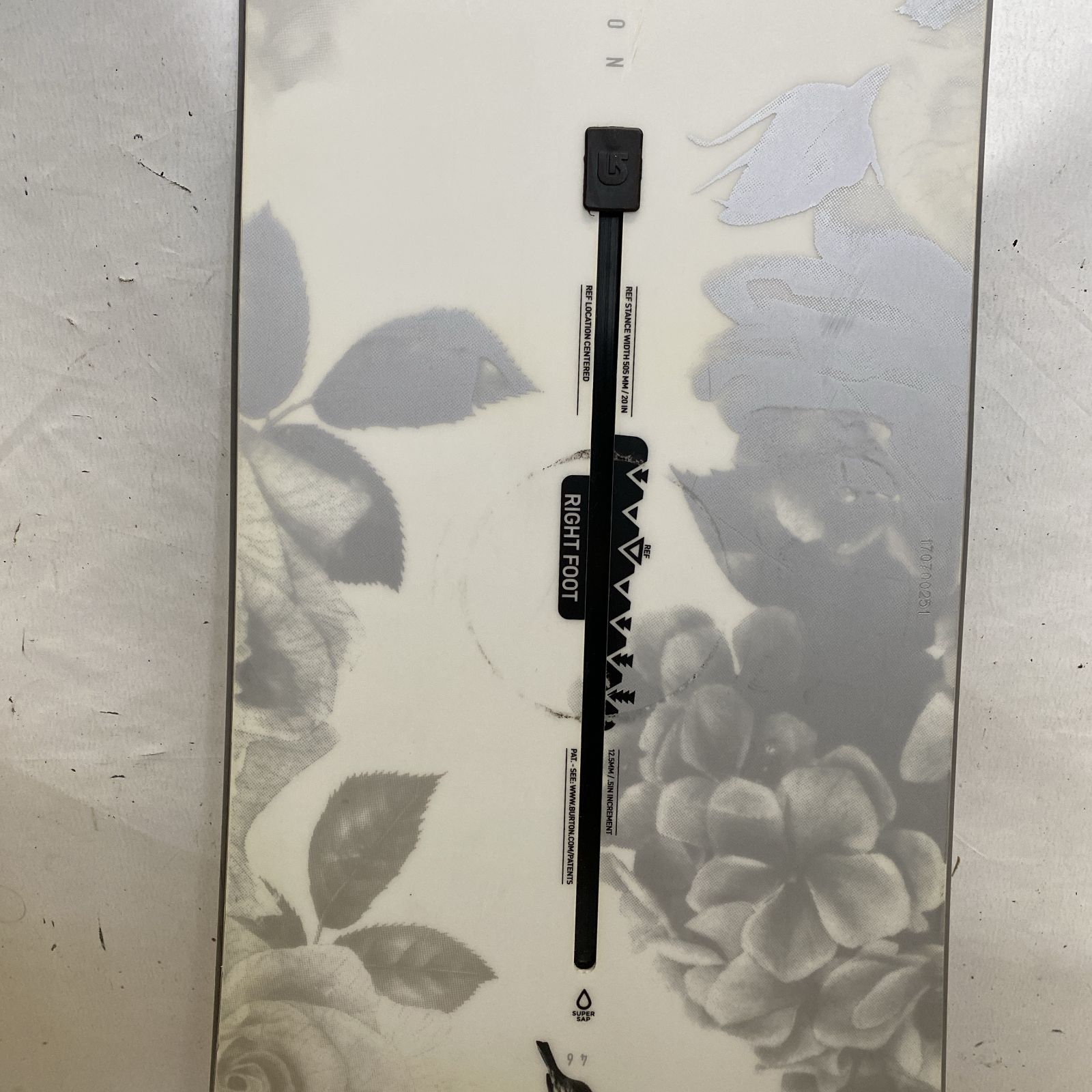 浜館58-240] [店舗併売品] BURTON Talent Scout 花柄 17-18モデル