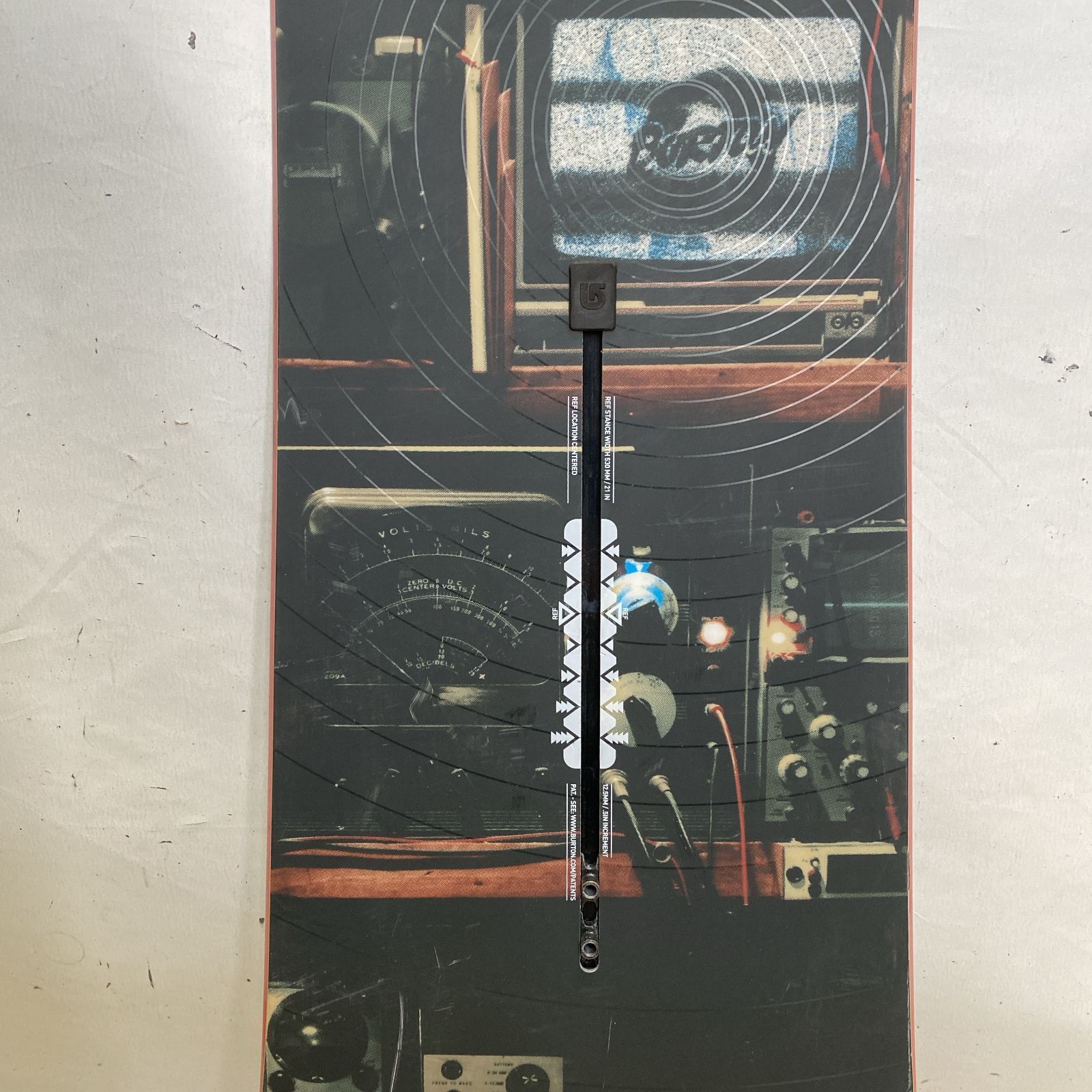 浜館58-242] [店舗併売品] BURTON 2017モデル BLUNT FLYING V ダブル