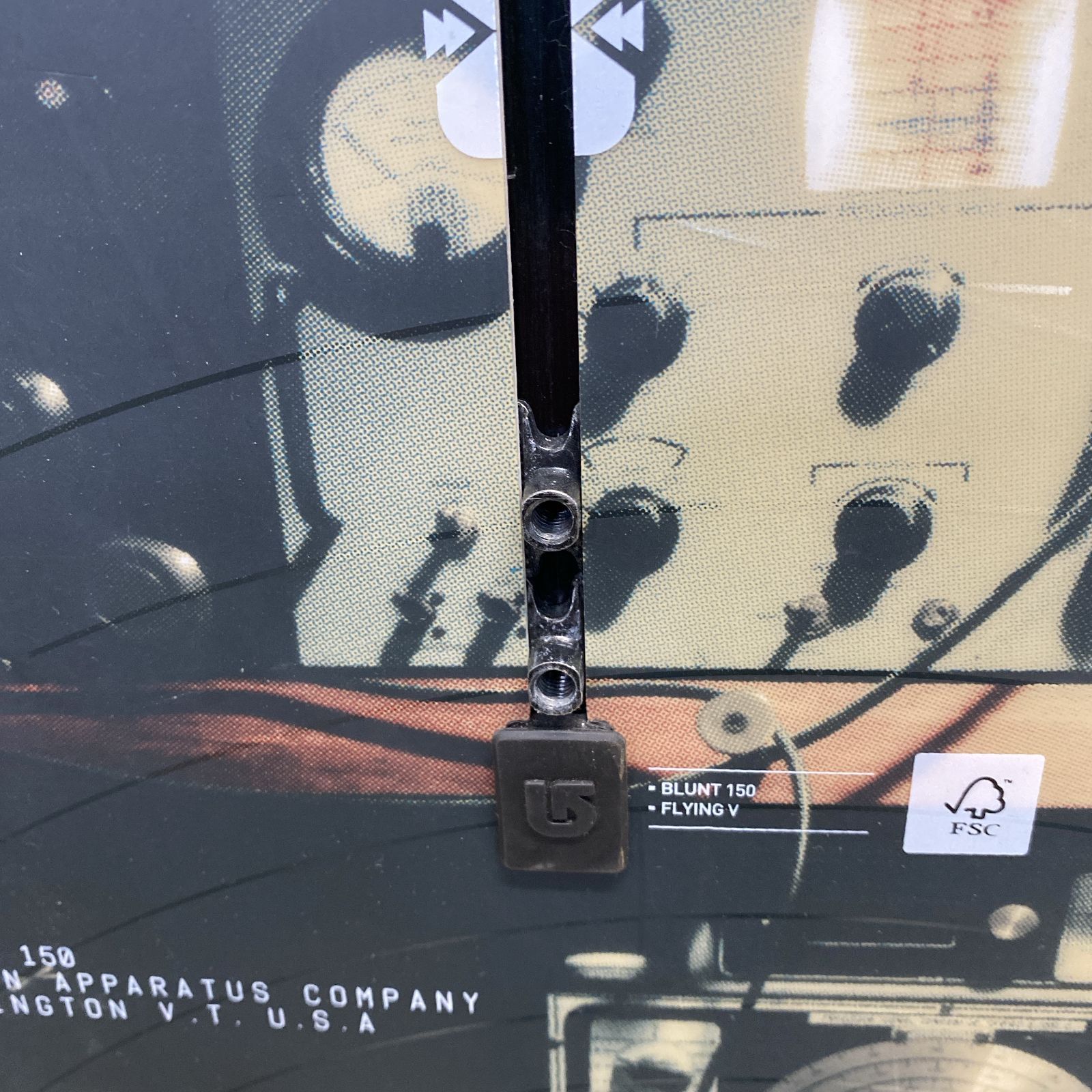 浜館58-242] [店舗併売品] BURTON 2017モデル BLUNT FLYING V ダブル