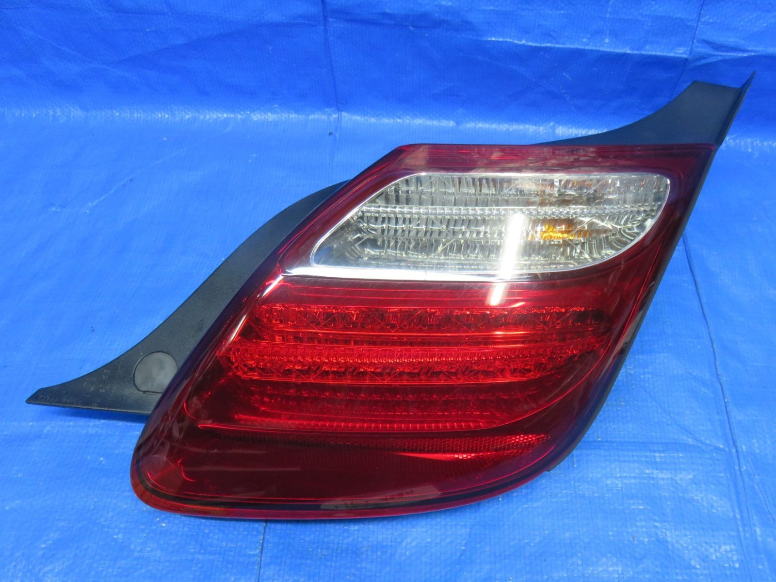 LA9195* 点灯OK レクサス SC430 UZZ40/後期 (右) テールライト