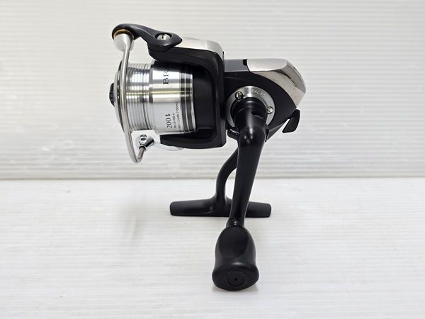 中古品】 ダイワ Daiwa スピニングリール ブラディア 2004 箱あり 〇YR