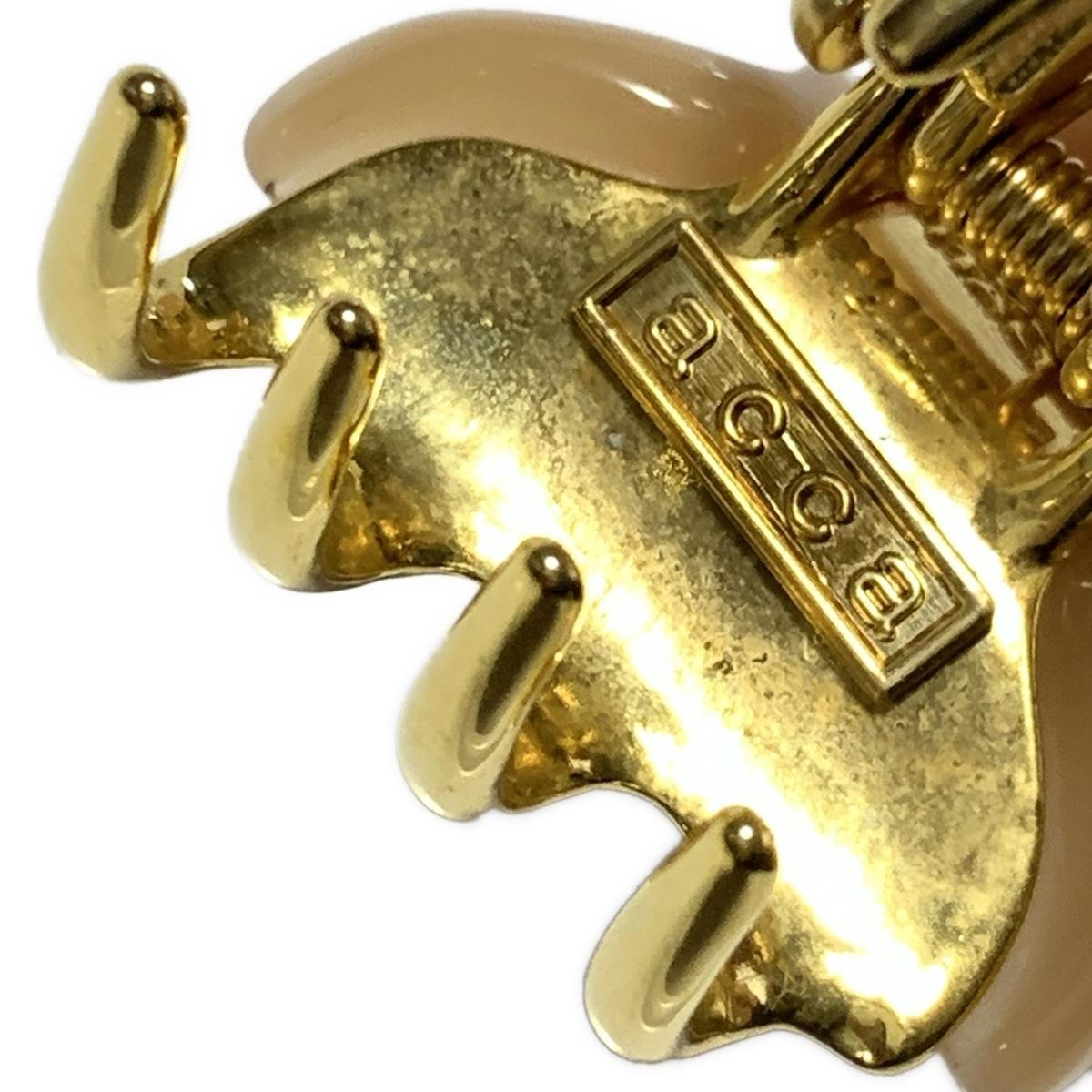 acca(アッカ) アクセサリー - ベージュ×ゴールド×クリア ヘアクリップ