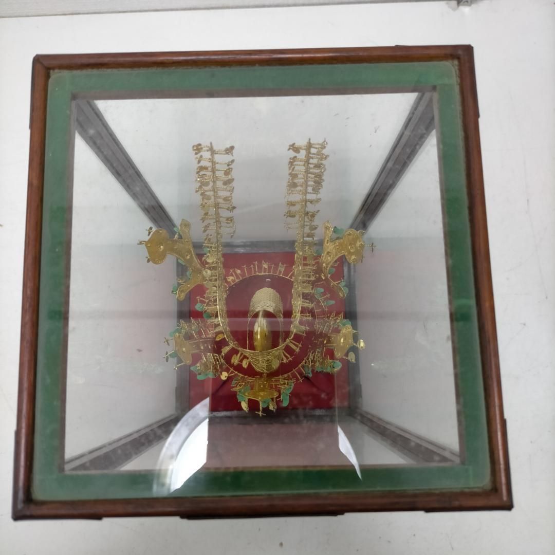 金冠塚 新羅 国王 金冠 レプリカ 韓国 古代王朝 王冠 模型 ガラス