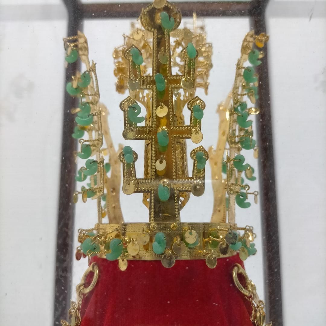 金冠塚 新羅 国王 金冠 レプリカ 韓国 古代王朝 王冠 模型 ガラス