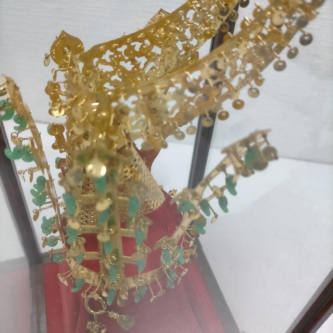金冠塚 新羅 国王 金冠 レプリカ 韓国 古代王朝 王冠 模型 ガラス
