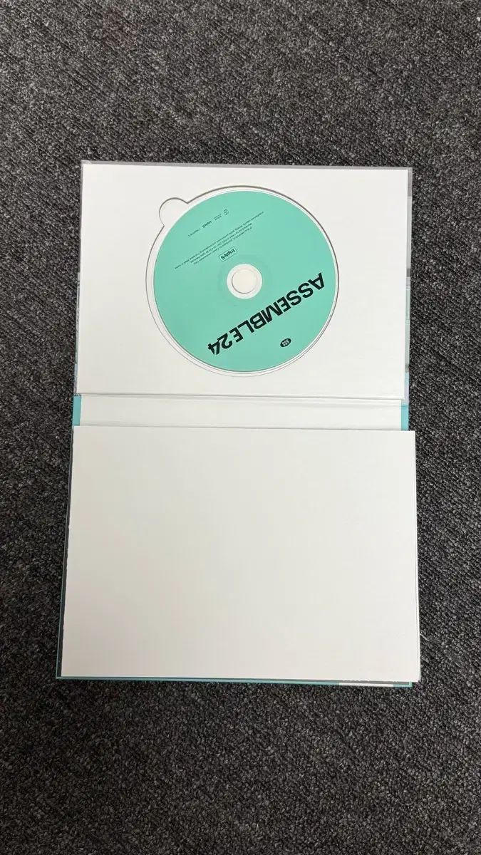 tripleS ASSEMBLE24 サイン入りアルバム（未開封）出品 - メルカリ