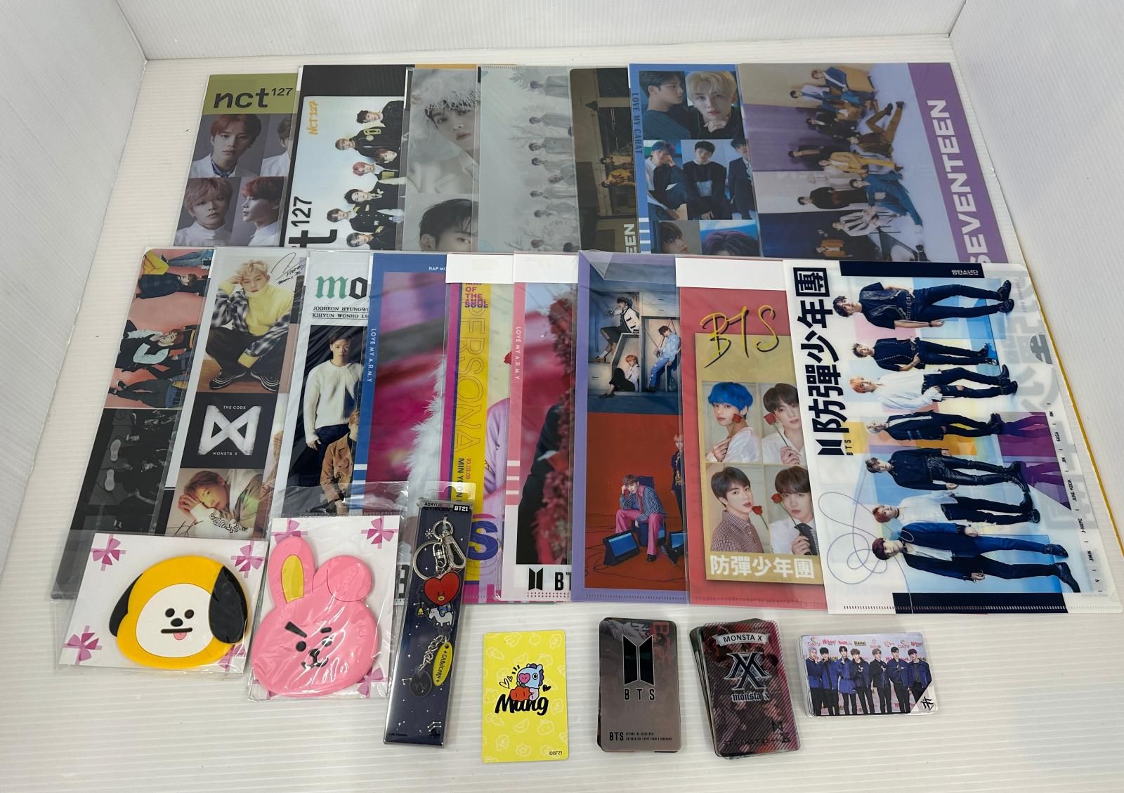 まとめ品】K-POP A4ファイル カード等 まとめ 韓国 グループ アイドル