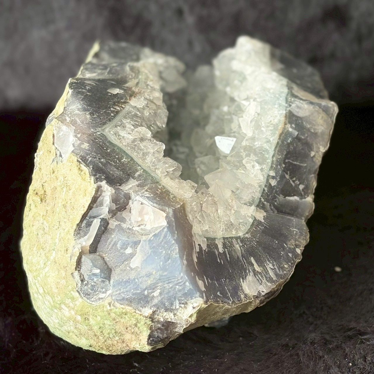 910g 希少♡ホワイトアメジスト ドーム ジオード】天然水晶 原石 浄化