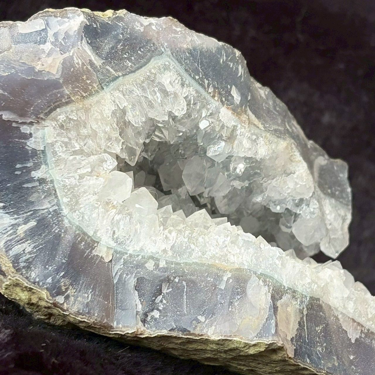 910g 希少♡ホワイトアメジスト ドーム ジオード】天然水晶 原石 浄化