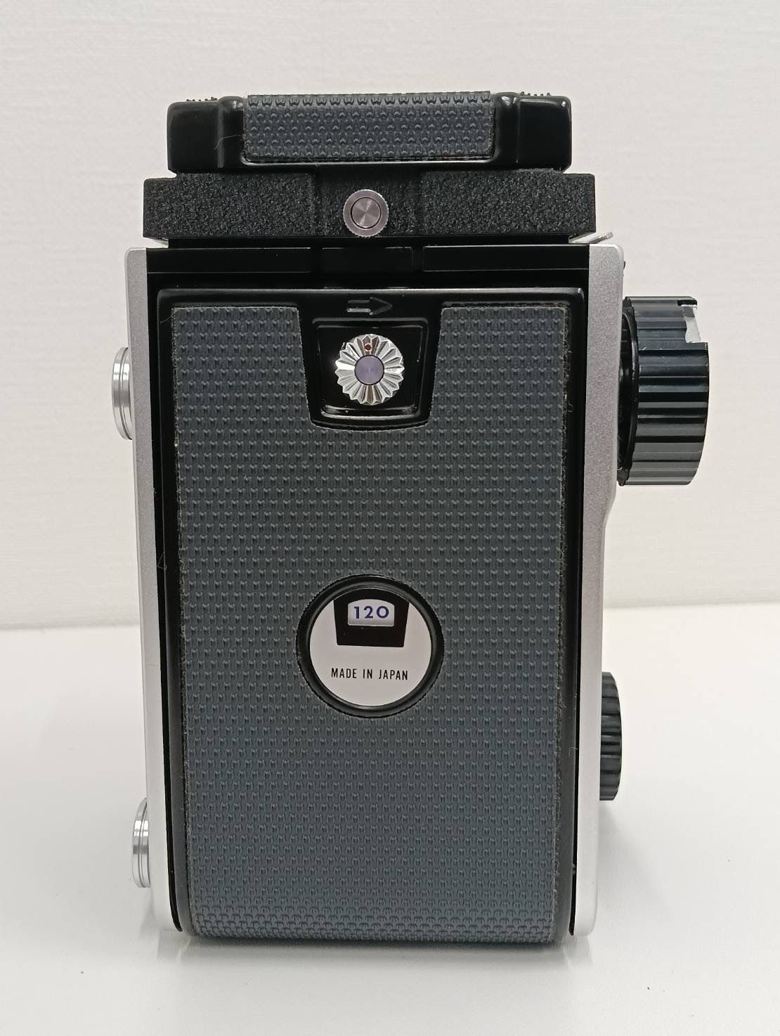 中古品】 Mamiyaマミヤ C220 Professionalプロフェッショナル 二眼レフ