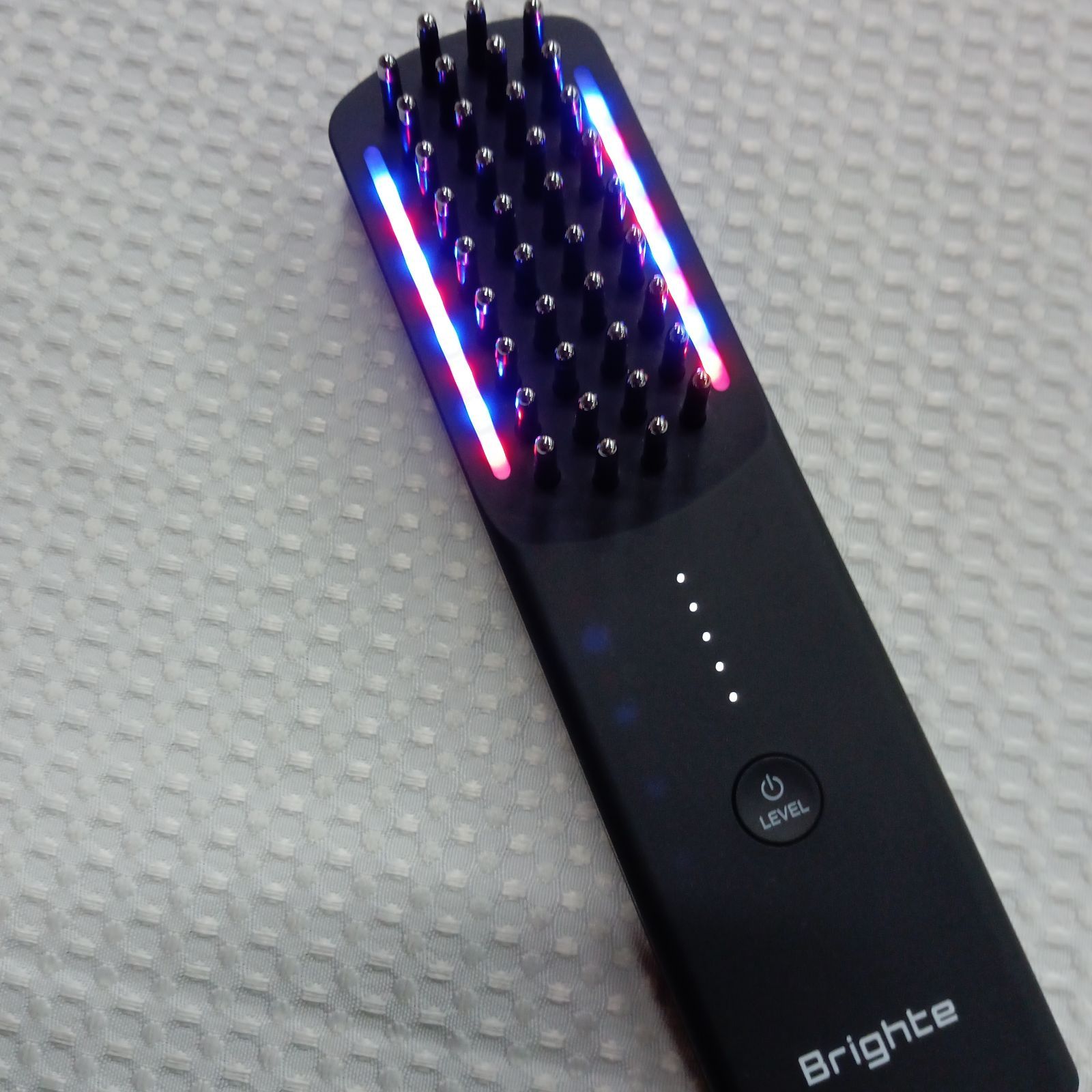 ほぼ未使用級の美品 Brighte ELEKI BRUSH シートマスクのおまけ付き