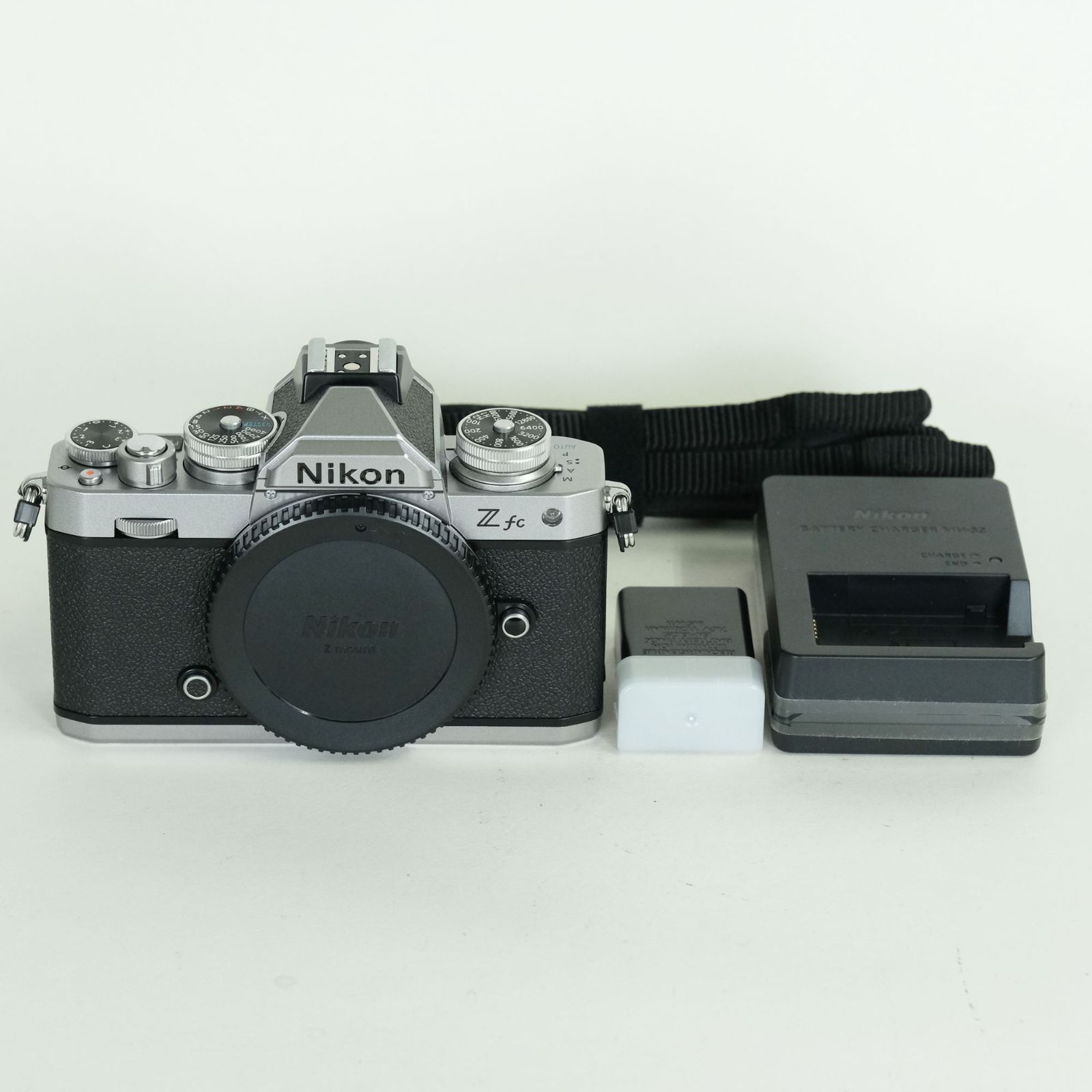 良品 | シャッター数357回] Nikon Z fc [ボディ シルバー] | Nikon Z