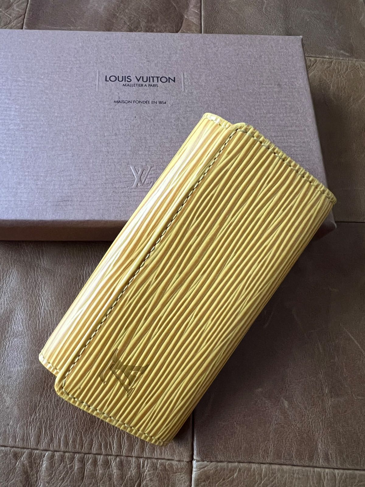 新品同様品☆ルイヴィトン LV☆エピライン☆4連キーケース - メルカリ