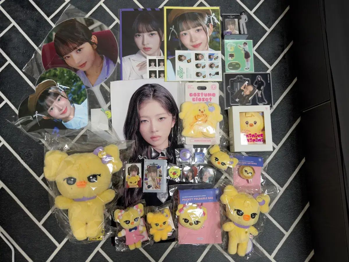 IVE（アイヴ） レイ ive グッズ MINIVE ミニヴ まとめ 写真 うちわ