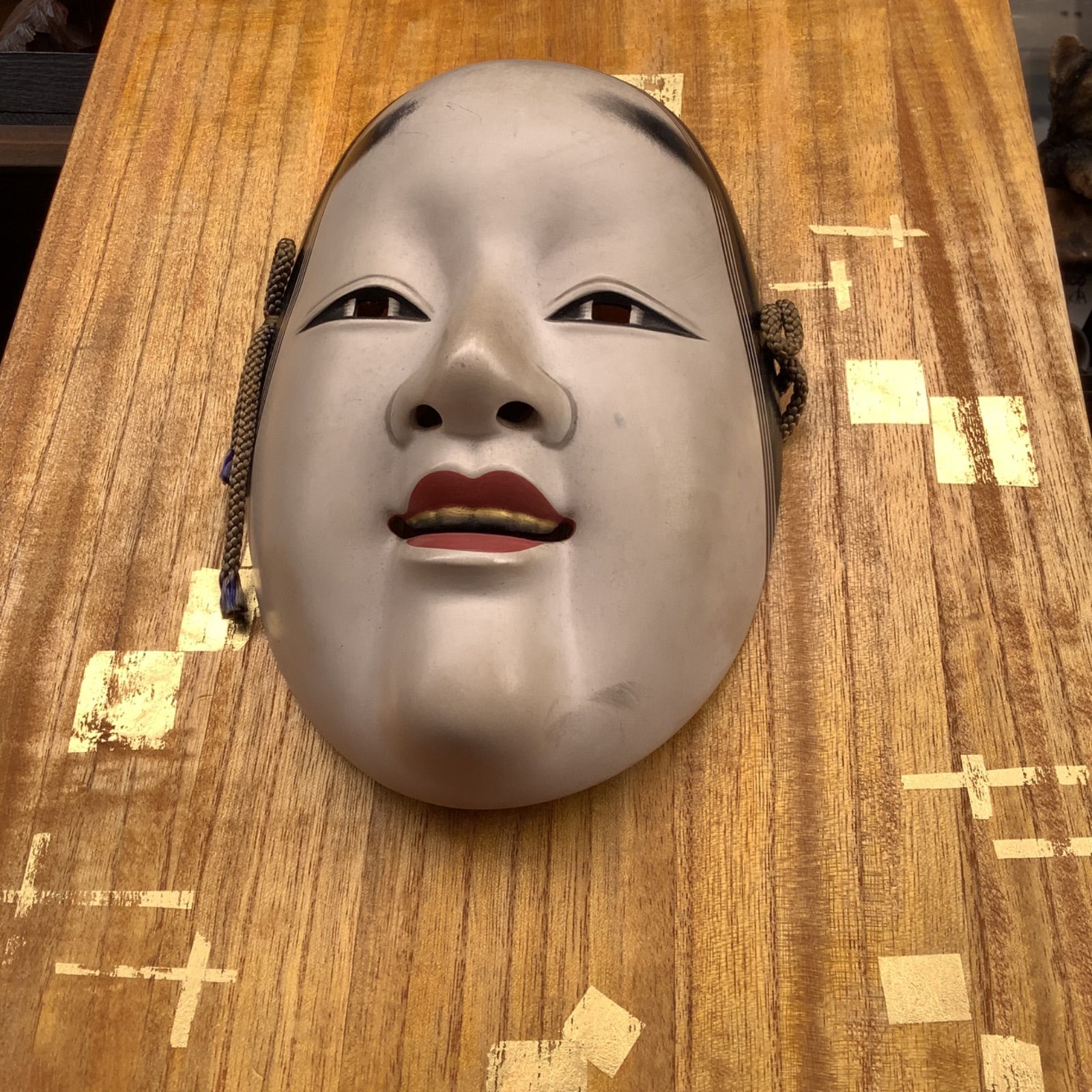 古道具 博多人形 木製台付き 女面 能面 神楽面 狂言縁起物 - メルカリ