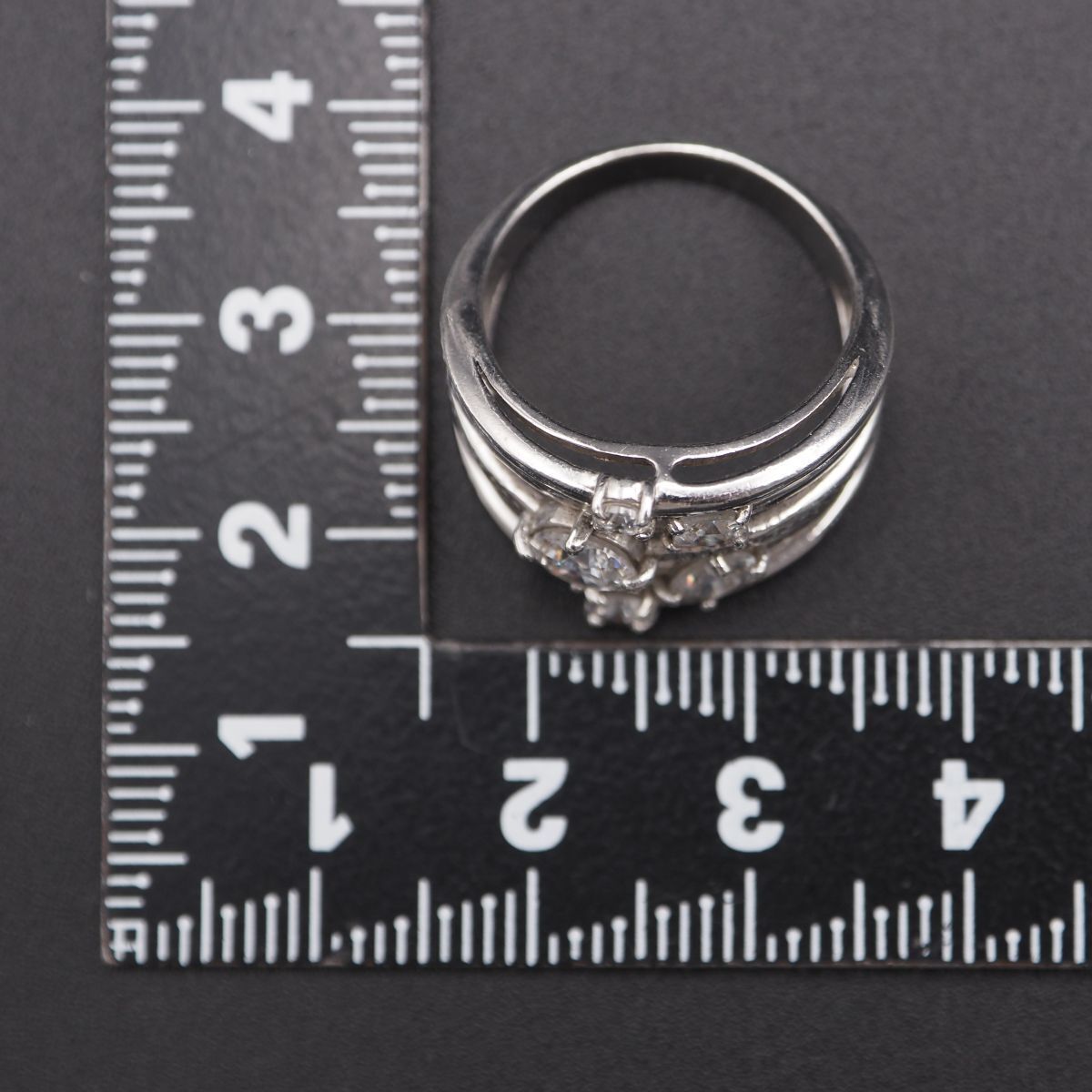 Q528 ダイヤモンド風 SILVER刻印 リング デザイン シルバー 指輪 11号