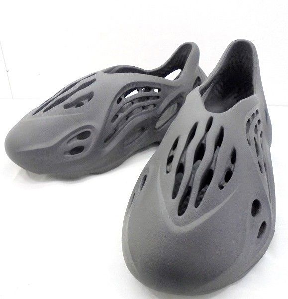 26g-206x【中古】adidas ｱﾃﾞｨﾀﾞｽ YEEZY FORM RUNNER ｲｰｼﾞｰﾌｫｰﾑﾗﾝﾅｰ US9