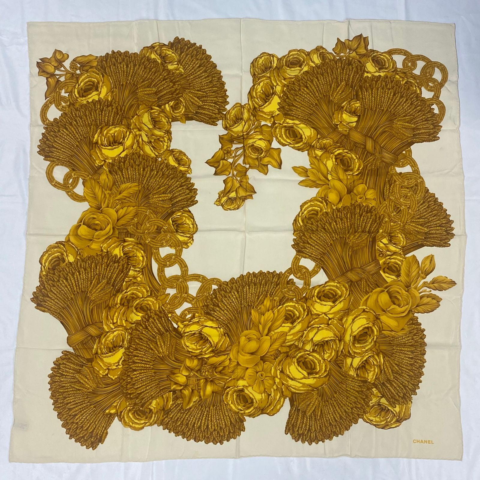 美品 CHANEL シャネル スカーフ シルク カレ90 花柄 ホワイト