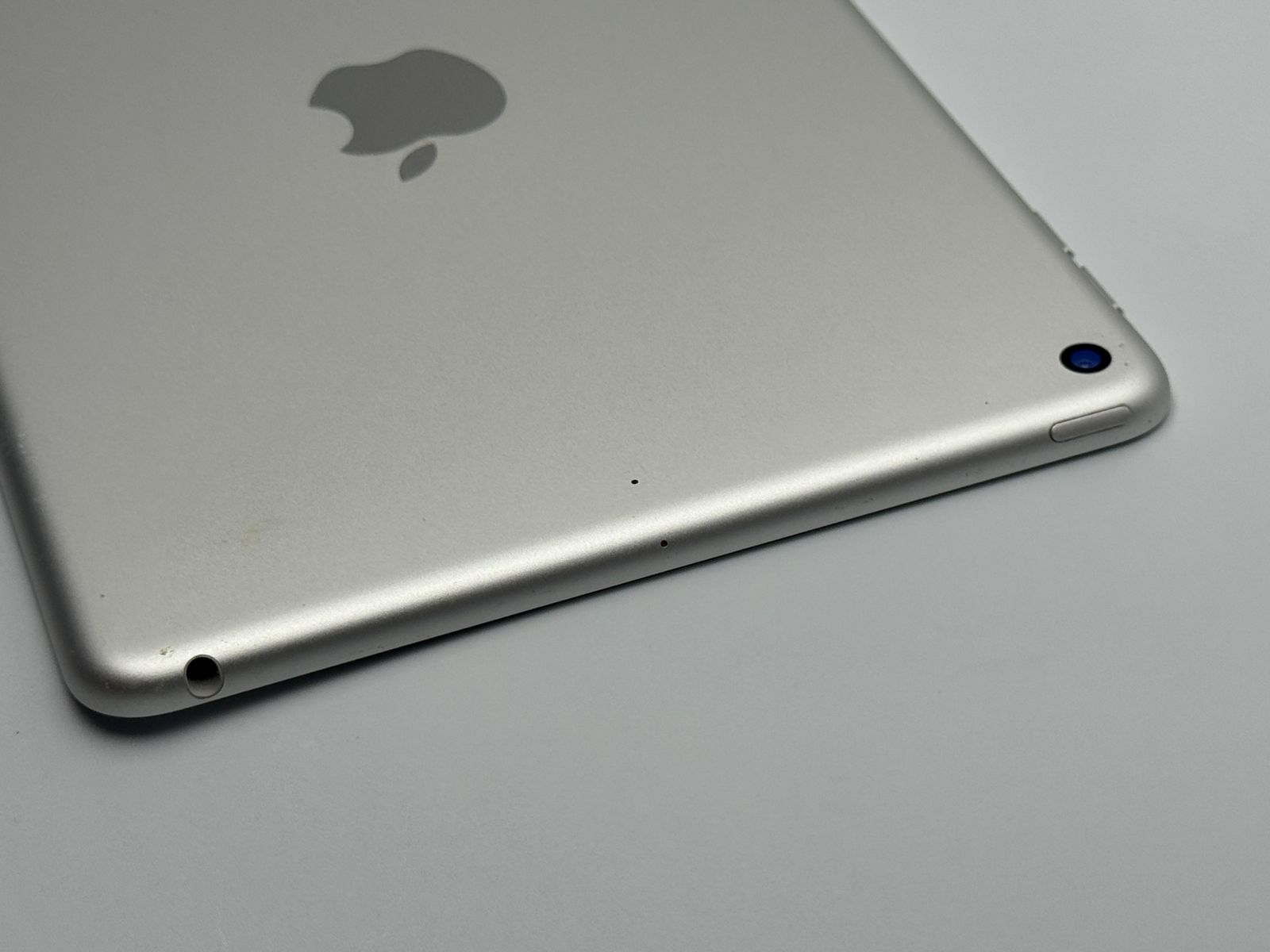 中古B】iPad mini 第5世代 256GB シルバー Wi-Fi バッテリー【84