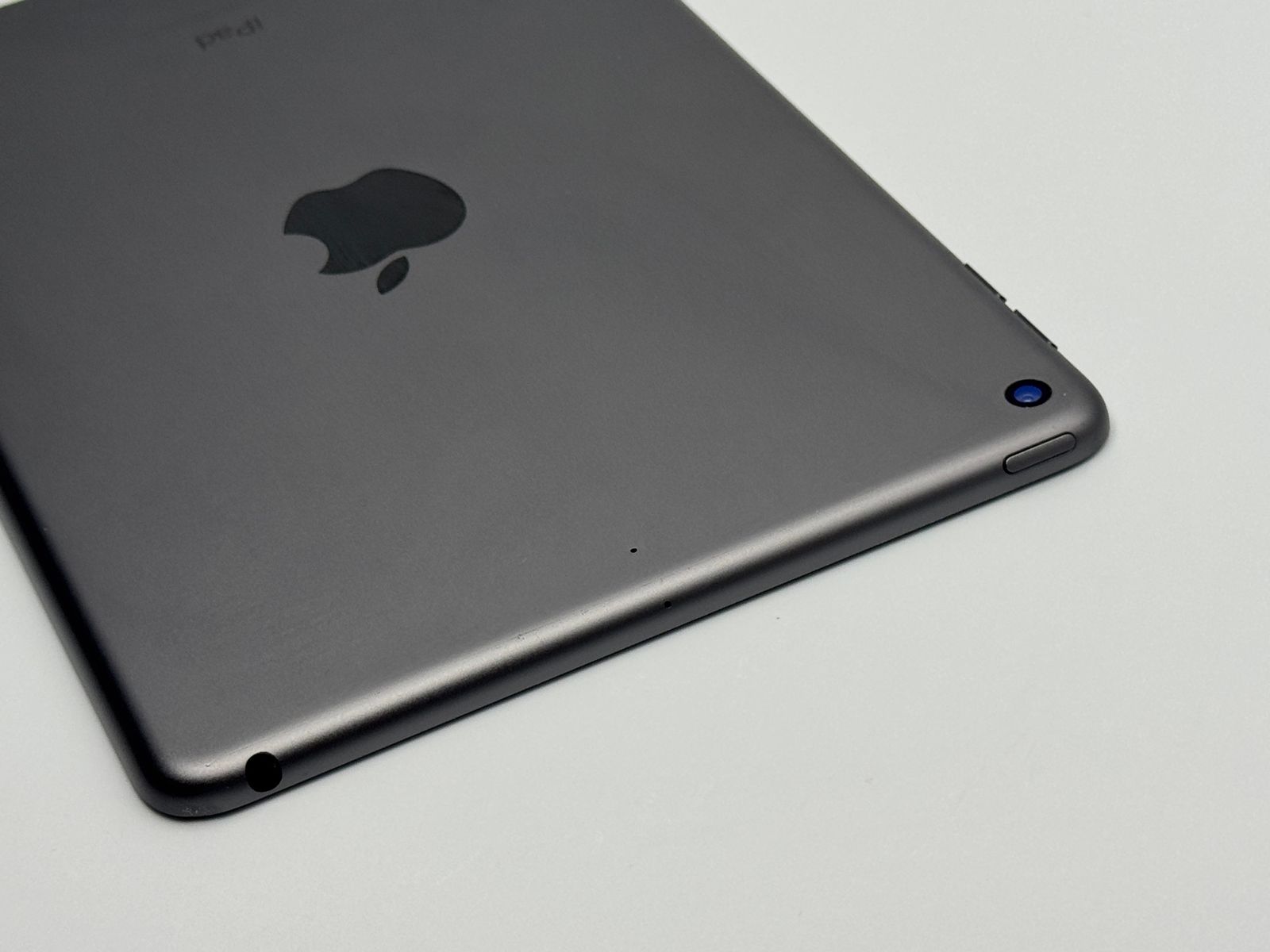 iPad mini 5 256GB スペースグレイ Wi-Fi 中古B - メルカリ