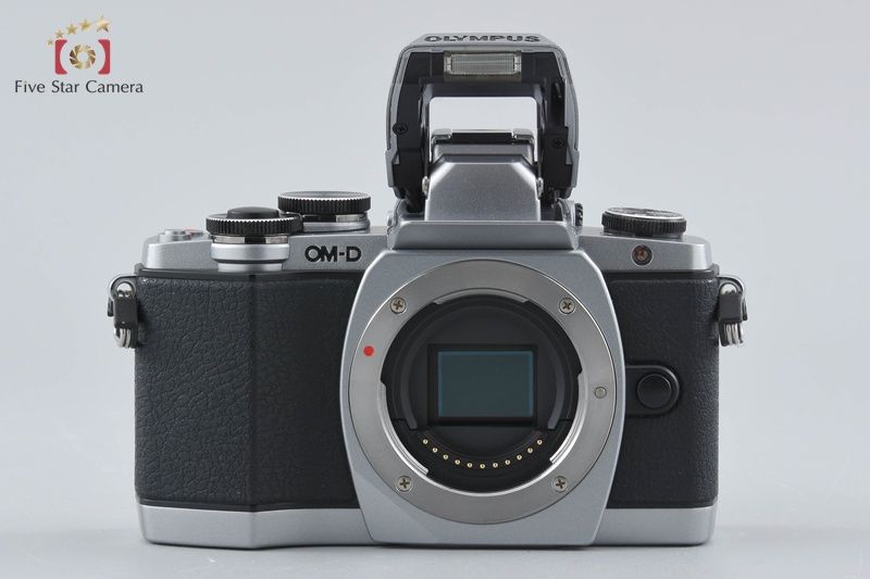 中古】OLYMPUS オリンパス OM-D E-M10 EZ ダブルズームキット シルバー