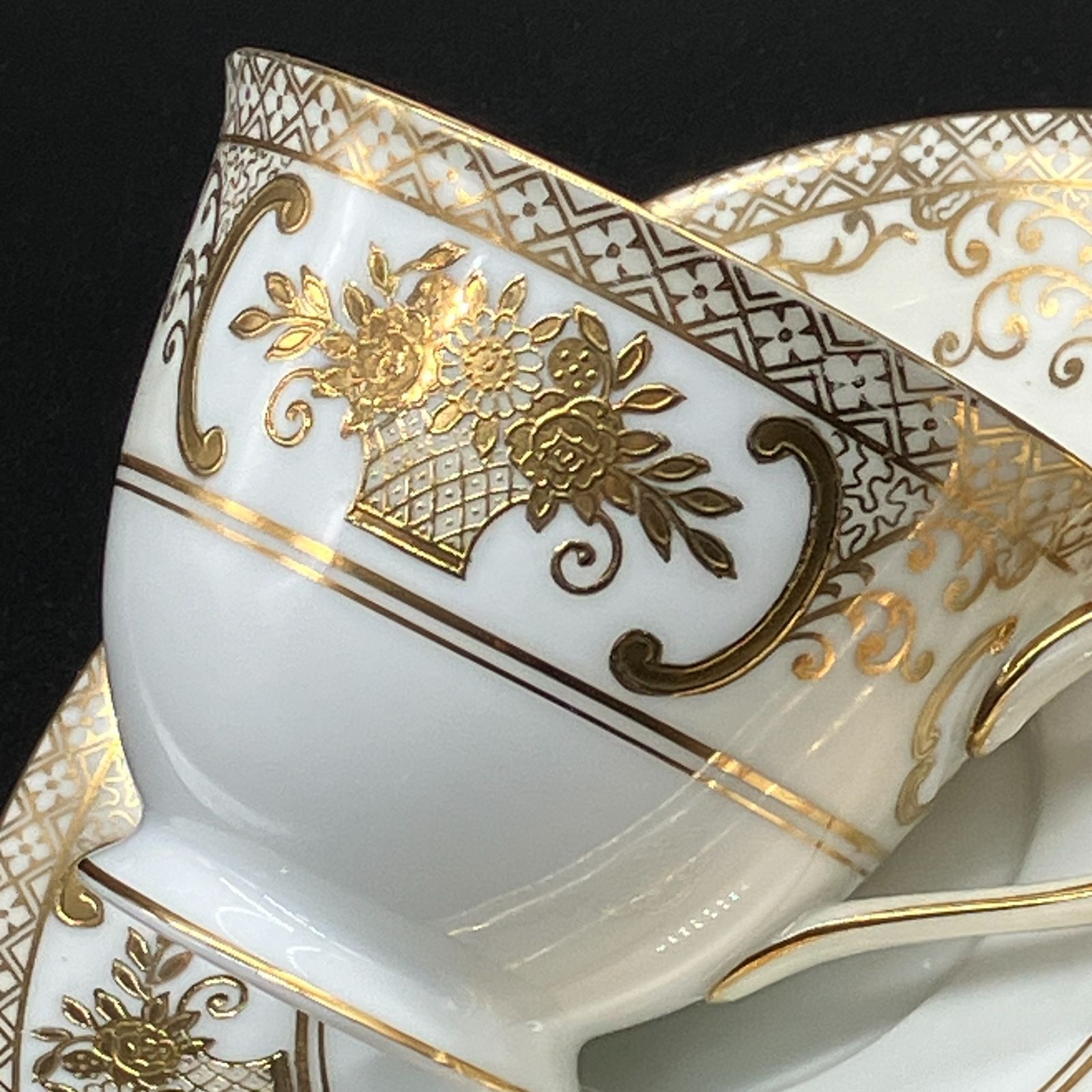 オールドノリタケ ・ 金盛上 花籠装飾図紋 キャビネット トリオ マルキ