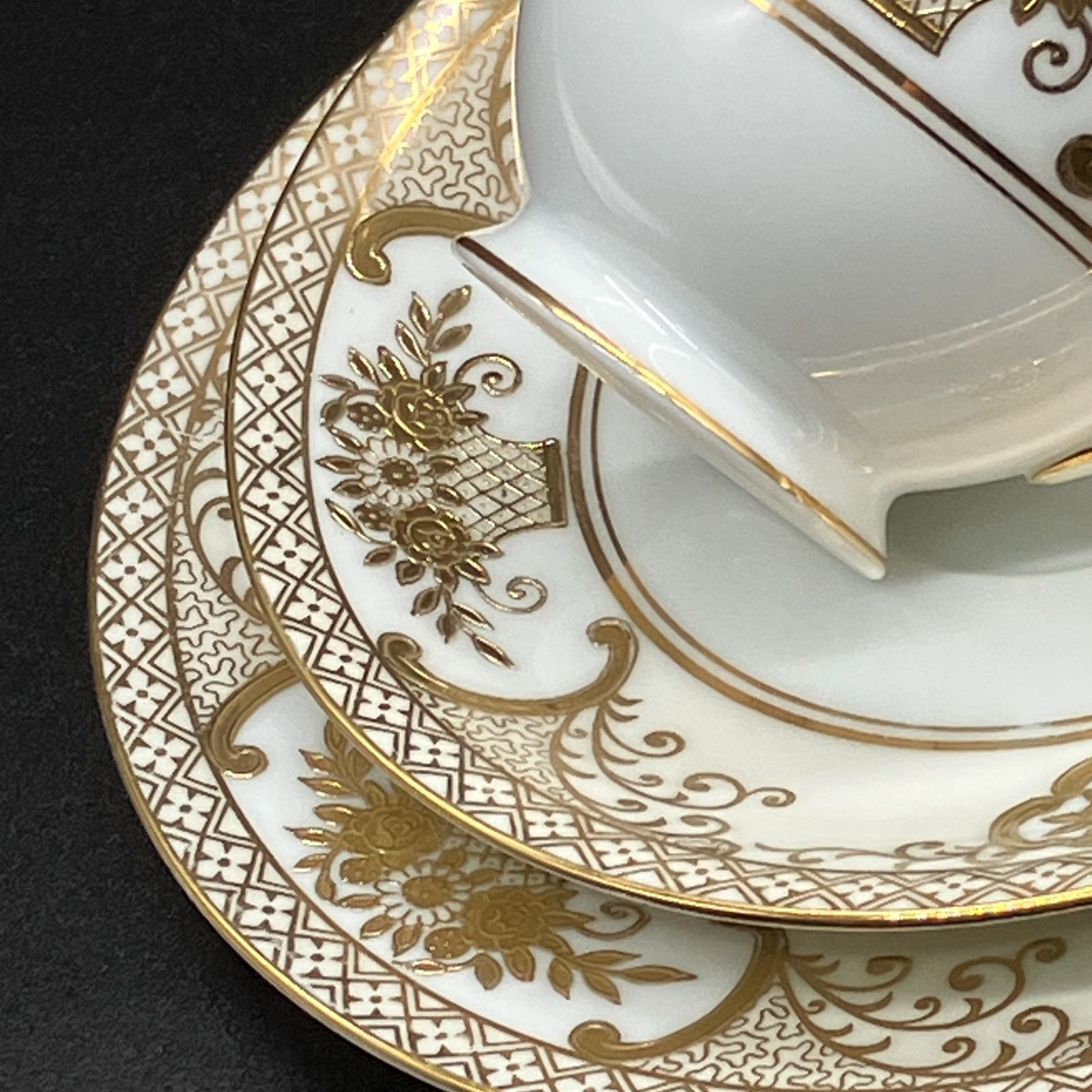 オールドノリタケ ・ 金盛上 花籠装飾図紋 キャビネット トリオ マルキ