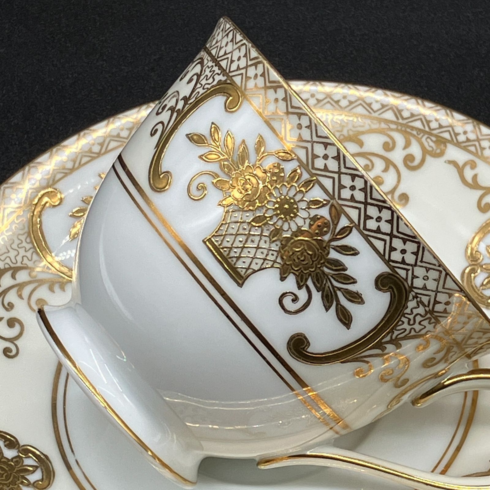 オールドノリタケ ・ 金盛上 花籠装飾図紋 キャビネット トリオ マルキ