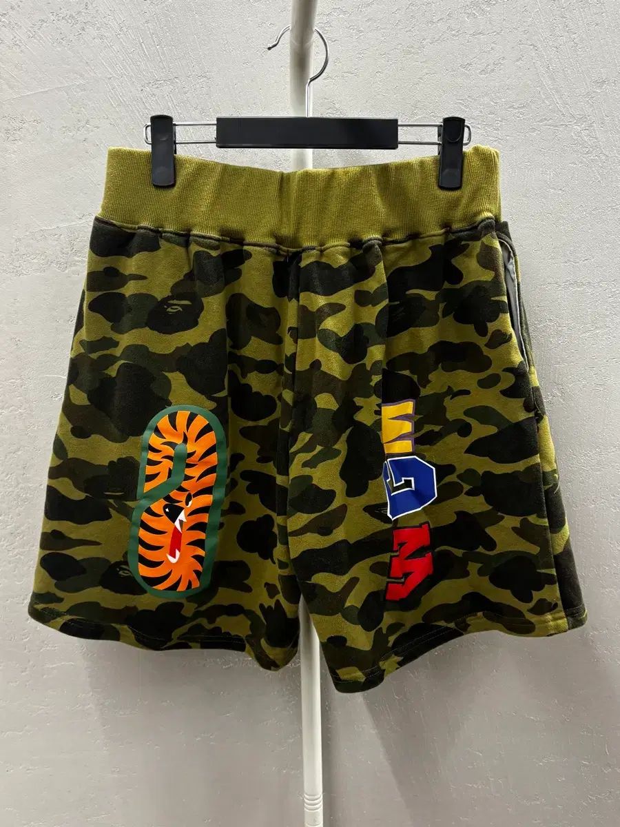 A BATHING APE アベイシングエイプ シャーク カモフラージュ ハーフ
