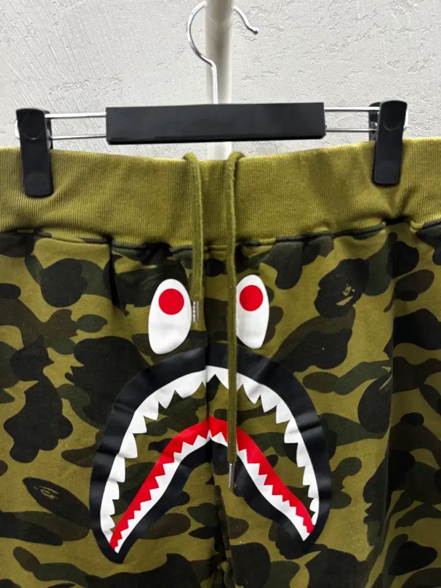 A BATHING APE アベイシングエイプ シャーク カモフラージュ ハーフ