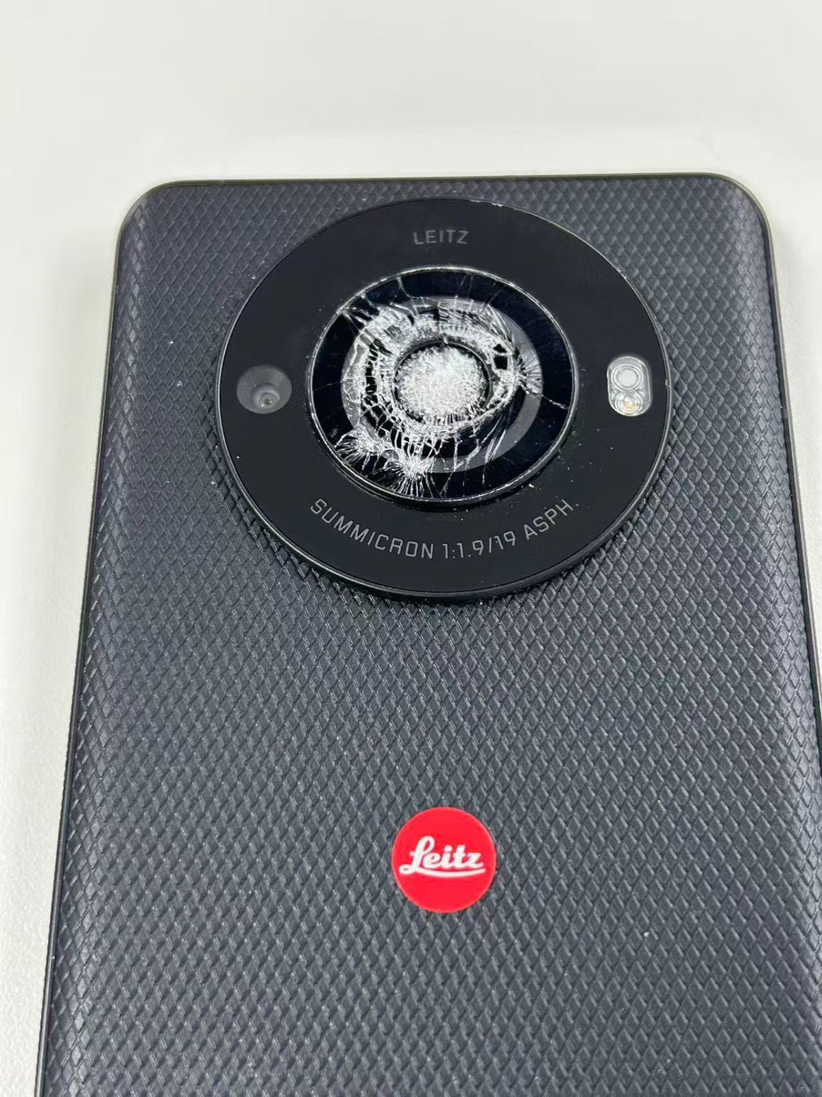 ジャンク品】Leitz phone 3 - メルカリ