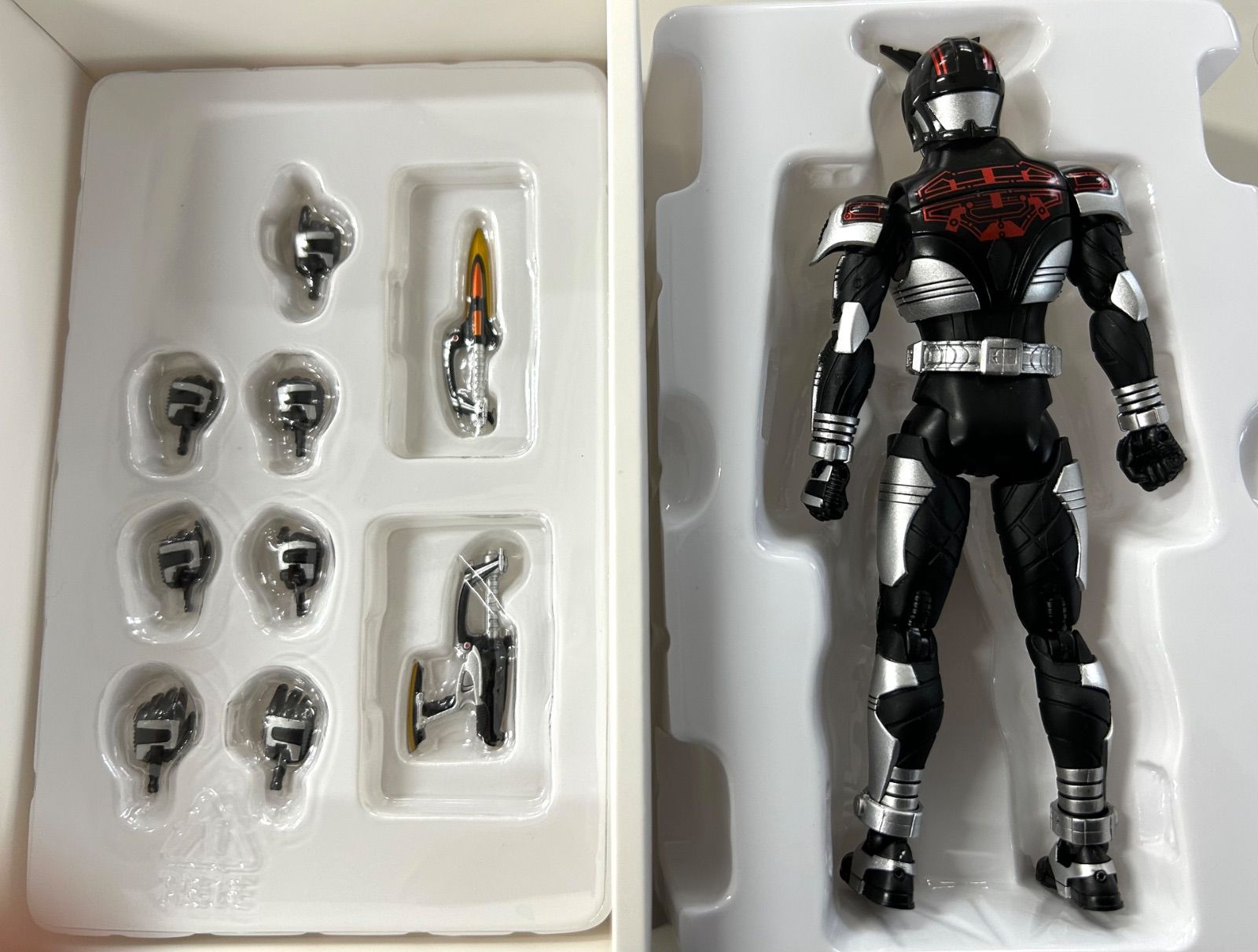 S.H.Figuarts 仮面ライダー ダークカブト (真骨頂製法) - メルカリ