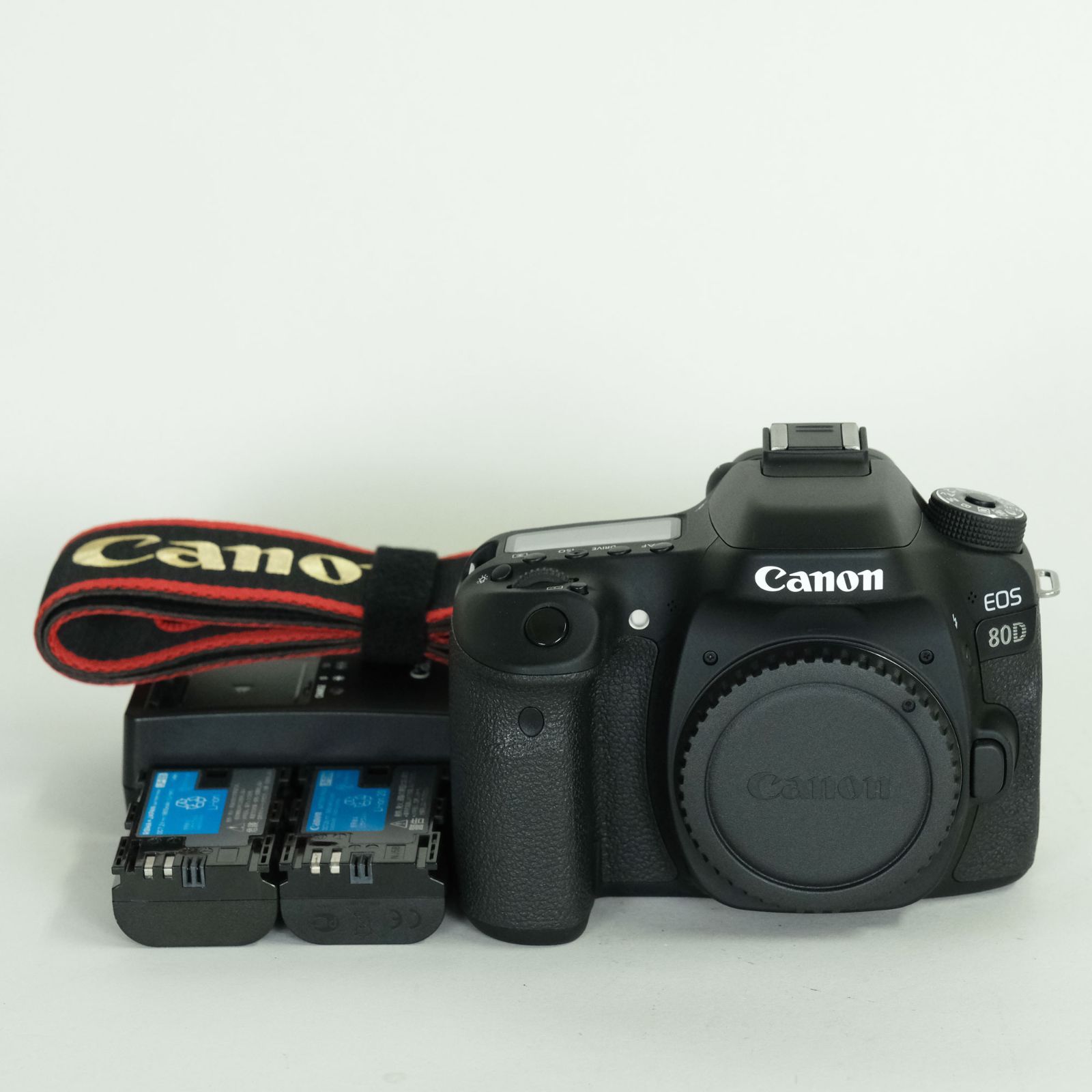 [Good Condition | with 2 Batteries] Canon EOS 80D | Canon EF-S Mount