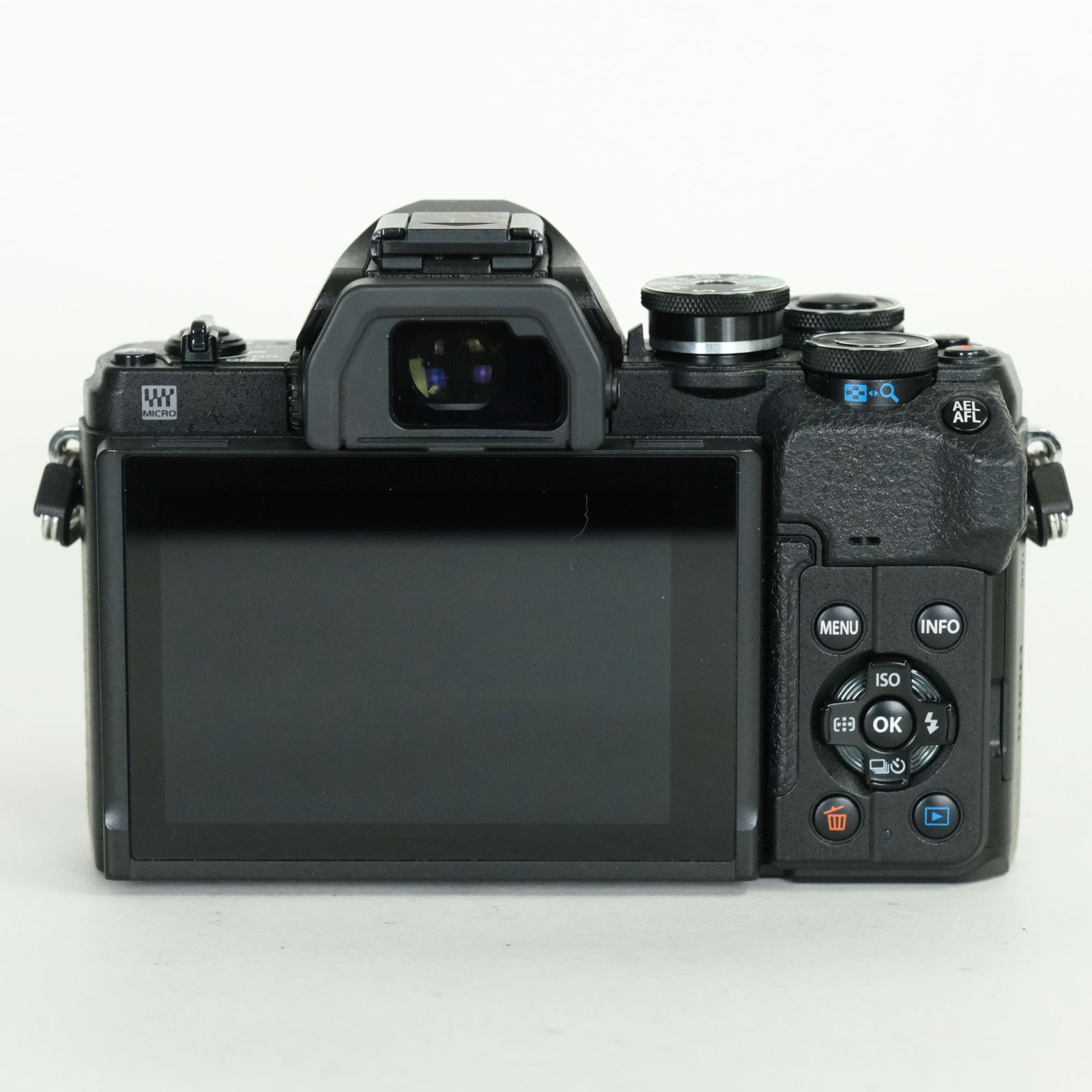 美品 | シャッター数5,881回] OLYMPUS OM-D E-M10 Mark IV [ボディ