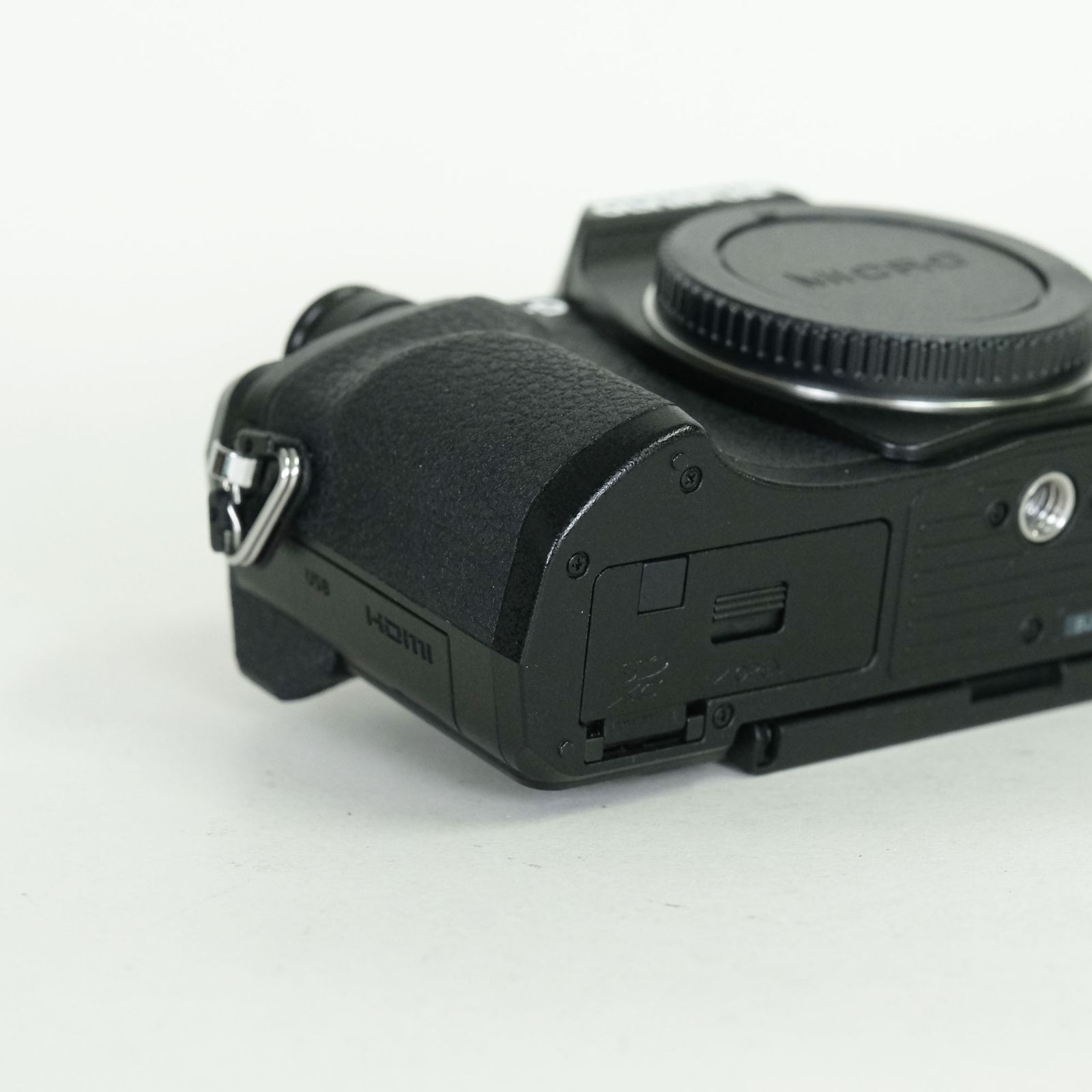 美品 | シャッター数5,881回] OLYMPUS OM-D E-M10 Mark IV [ボディ