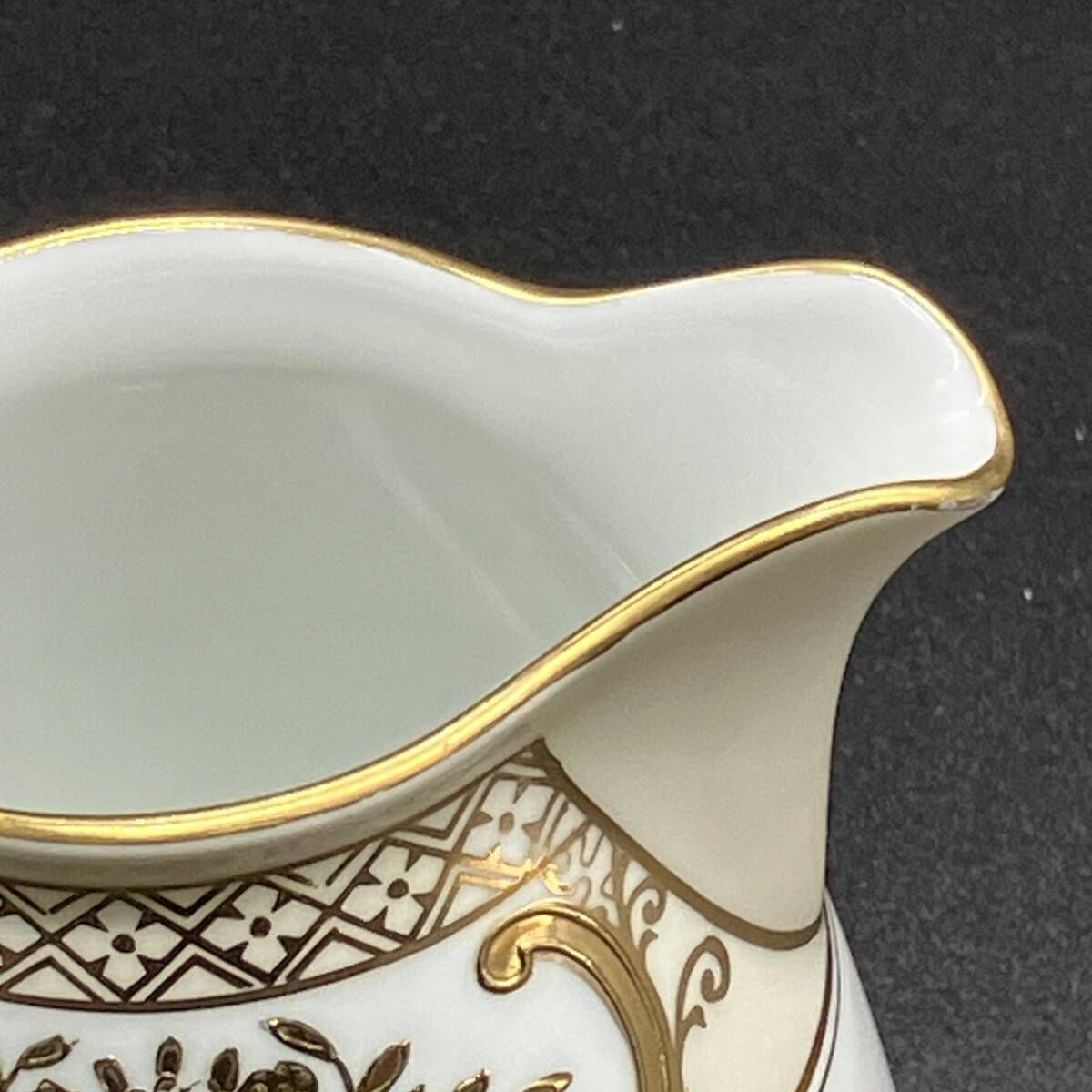 貴重な美品！ オールドノリタケ ・ 金盛上 花籠装飾図紋 キャビネット