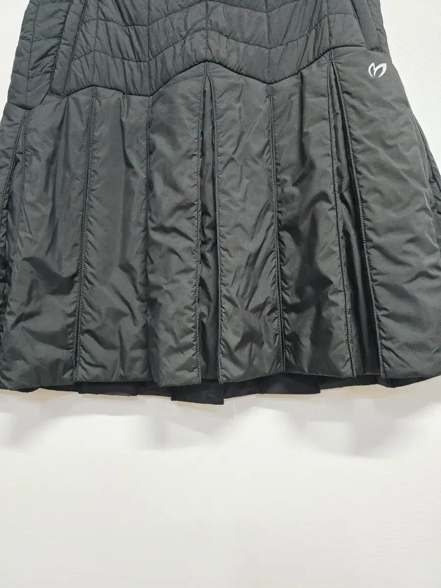 マスターバニーエディション キルティング プリーツ スカート ブラック