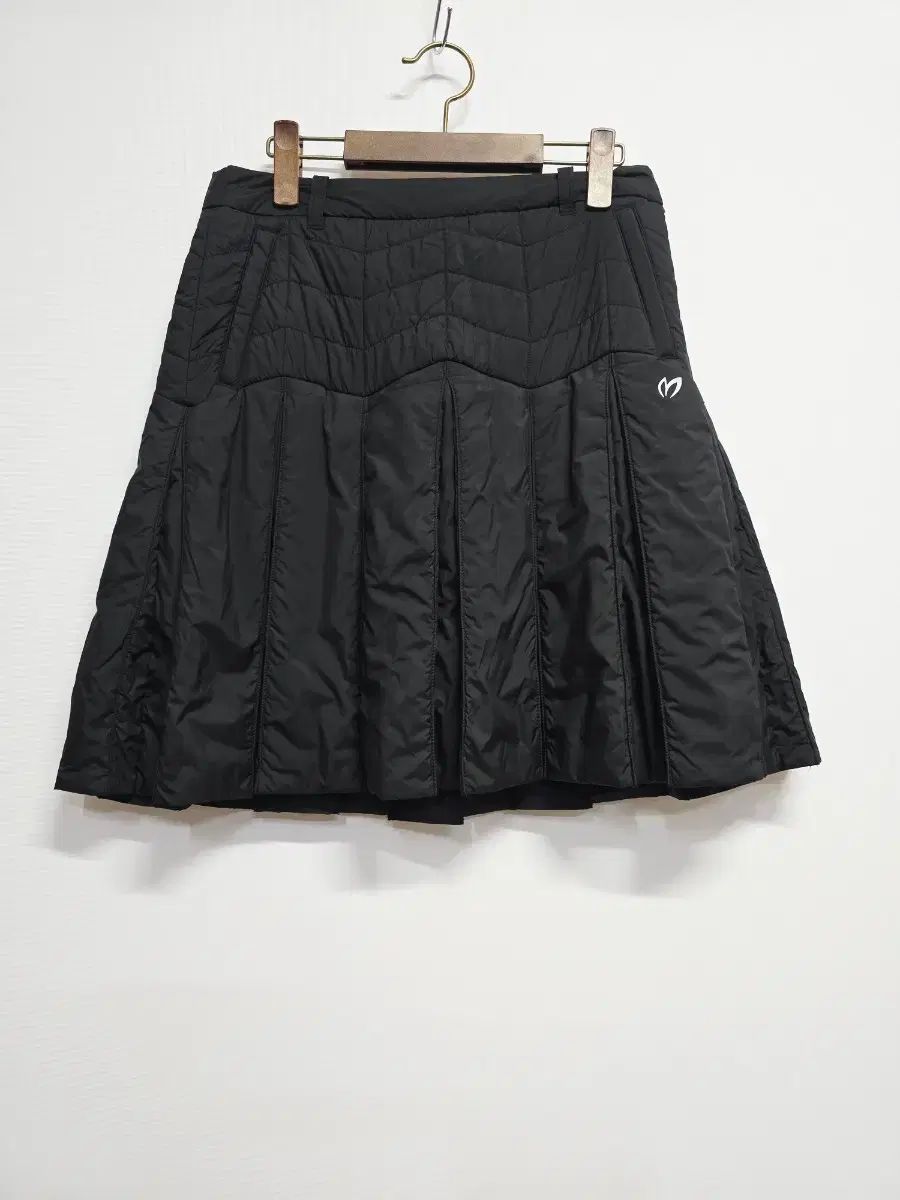 マスターバニーエディション キルティング プリーツ スカート ブラック