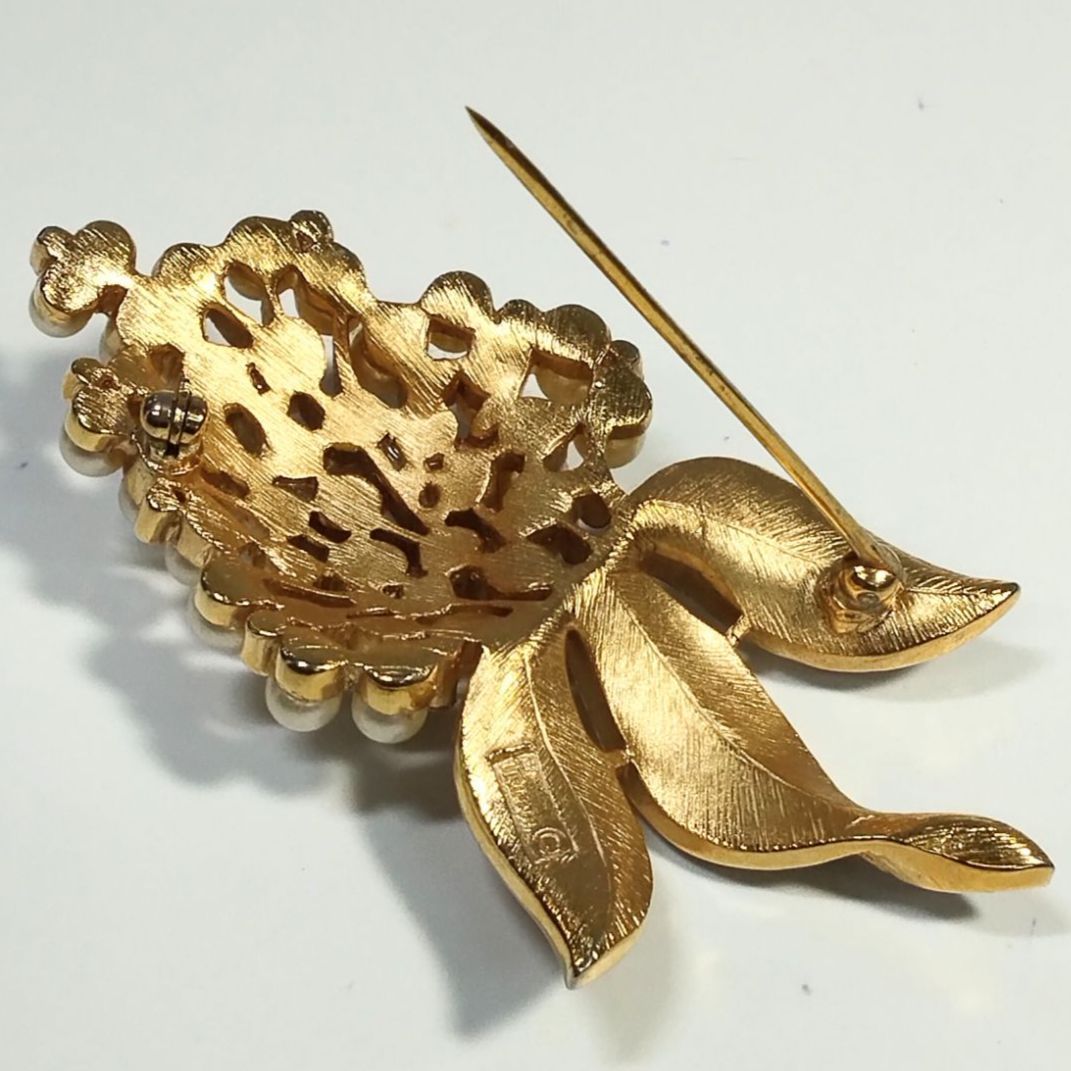 クラウン・トリファリ パール＆ラインストーン クラスター ゴールド