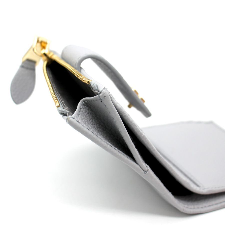 新品未使用】MIU MIU ミュウミュウ (5ML047 ADT7) 二つ折り財布 F0164